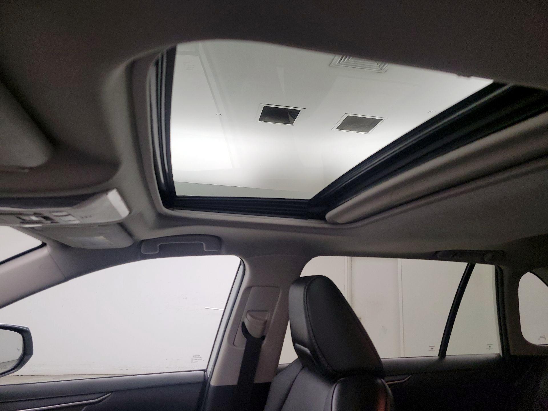 Thumbnail: 2021 Toyota RAV4 - 19