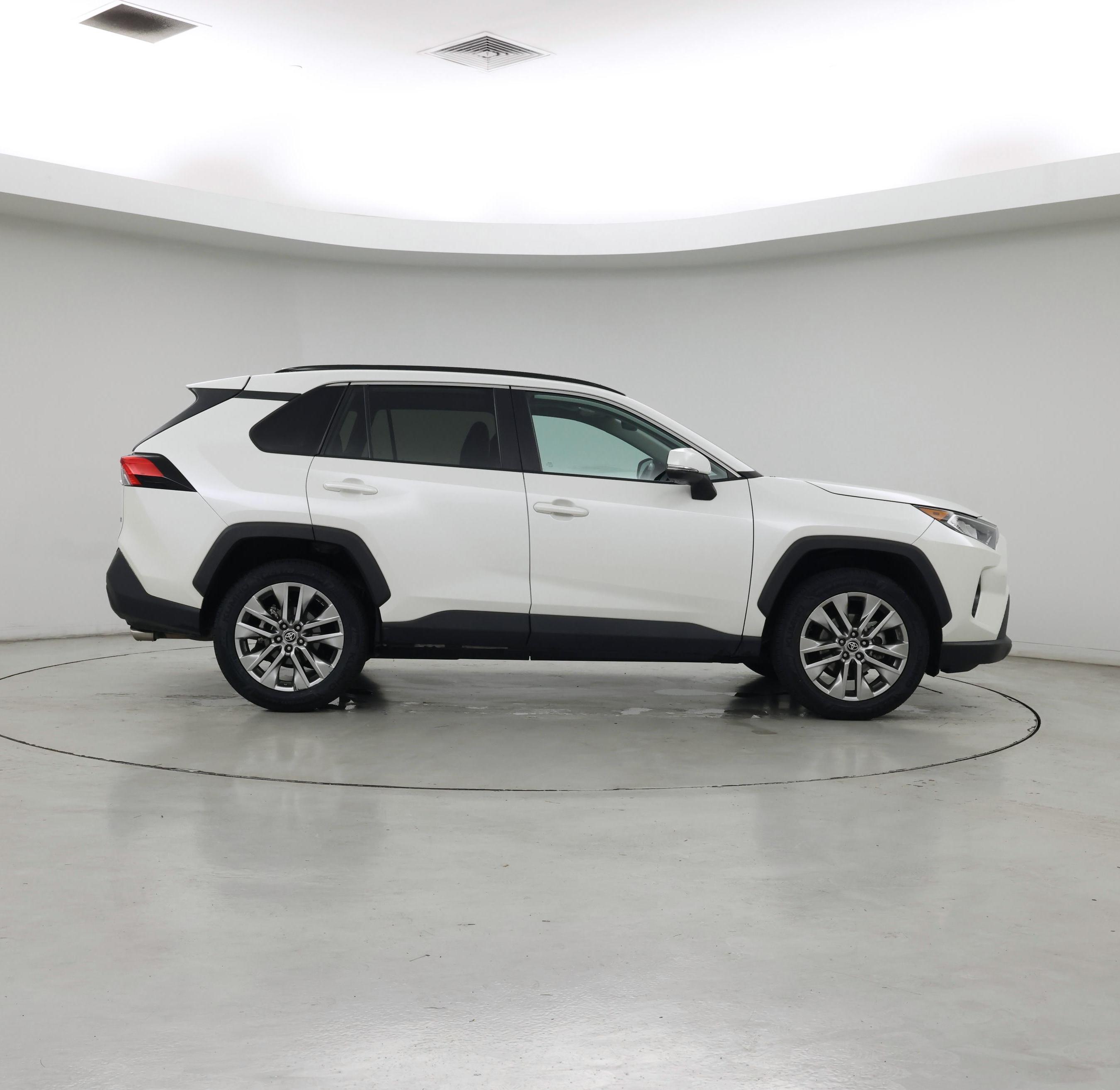 Thumbnail: 2021 Toyota RAV4 - 7