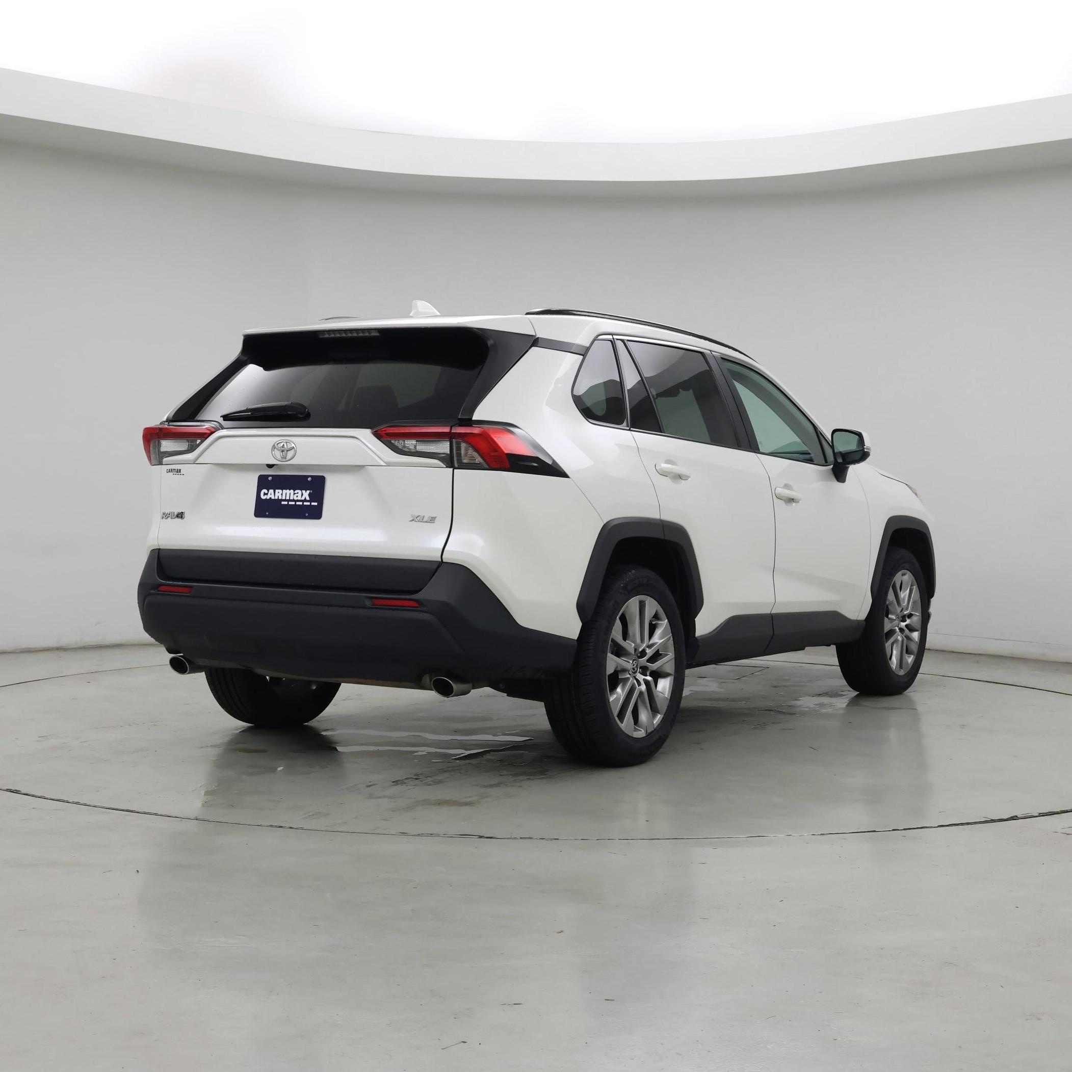 Thumbnail: 2021 Toyota RAV4 - 8