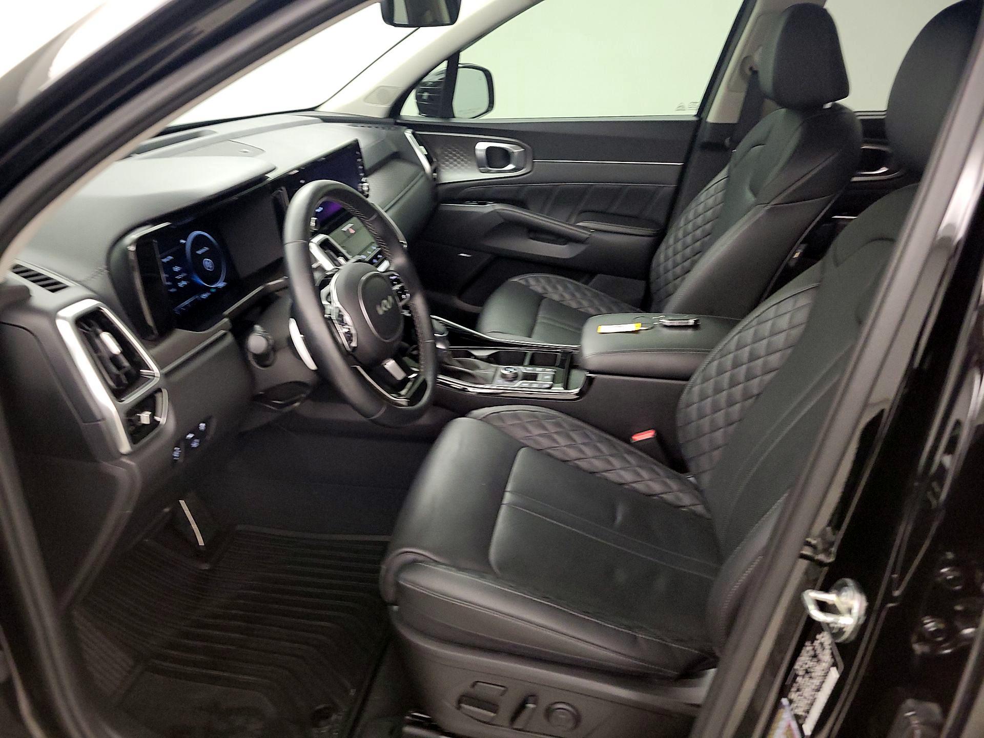 Thumbnail: 2023 Kia Sorento - 11