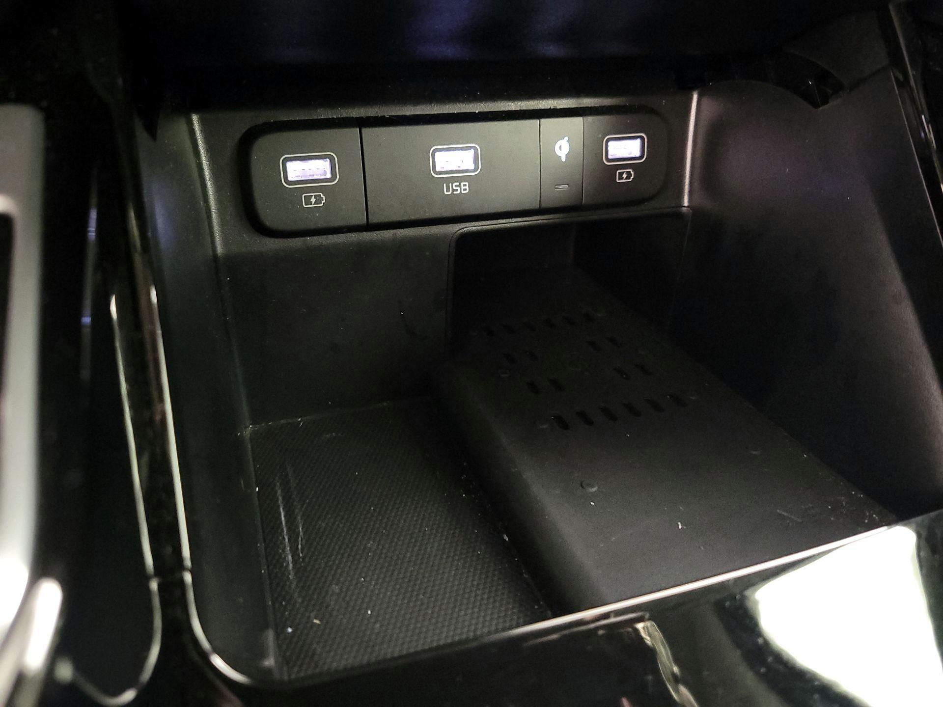 Thumbnail: 2023 Kia Sorento - 19