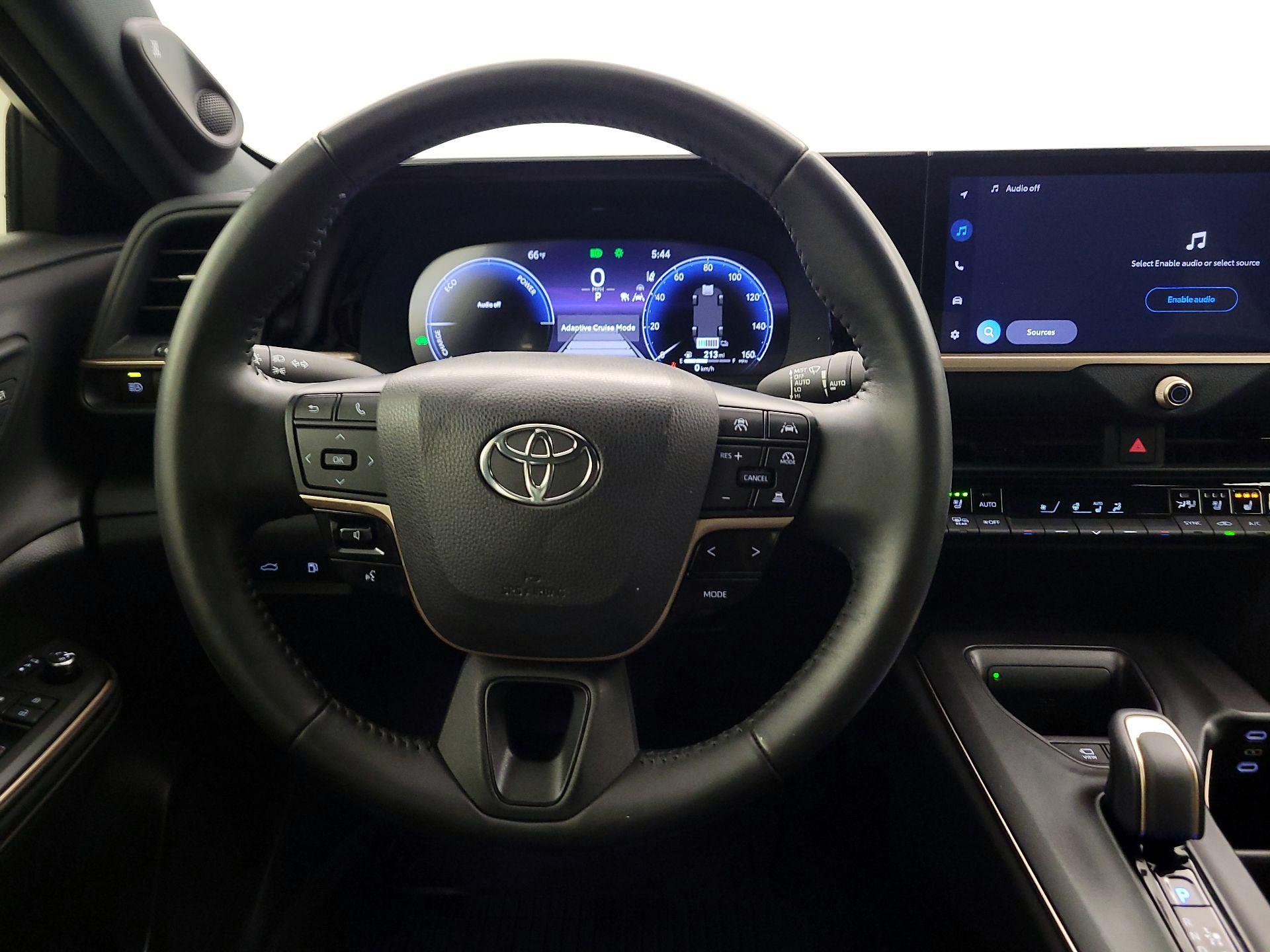 Thumbnail: 2023 Toyota Crown - 10