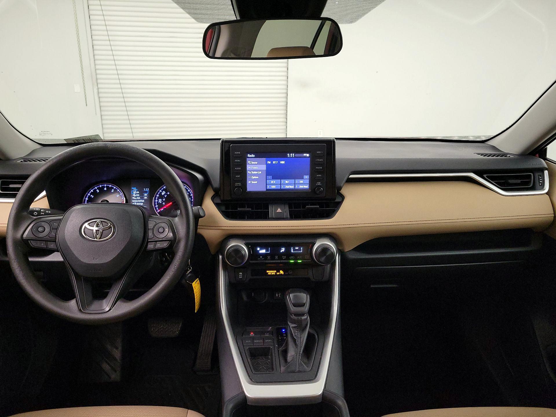 Thumbnail: 2019 Toyota RAV4 - 9