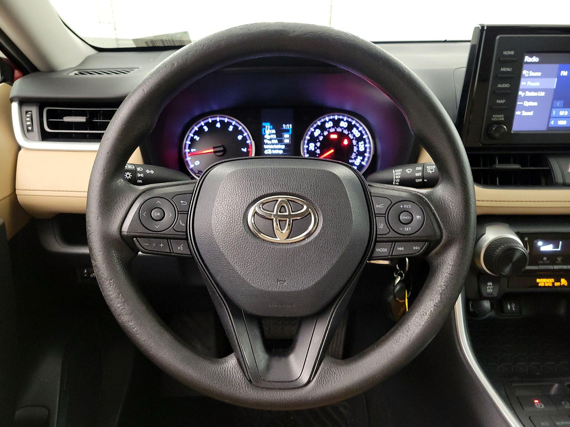Thumbnail: 2019 Toyota RAV4 - 10