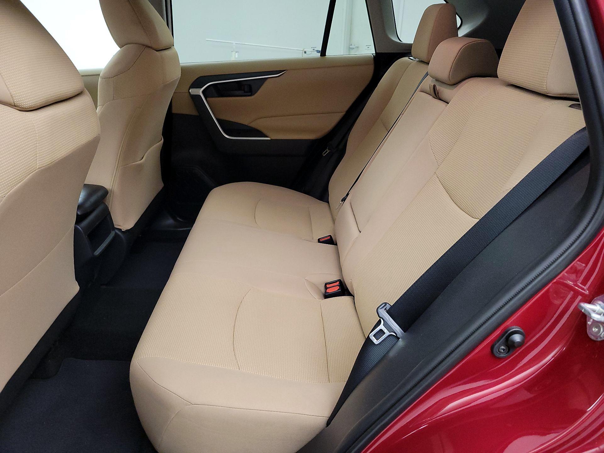 Thumbnail: 2019 Toyota RAV4 - 19