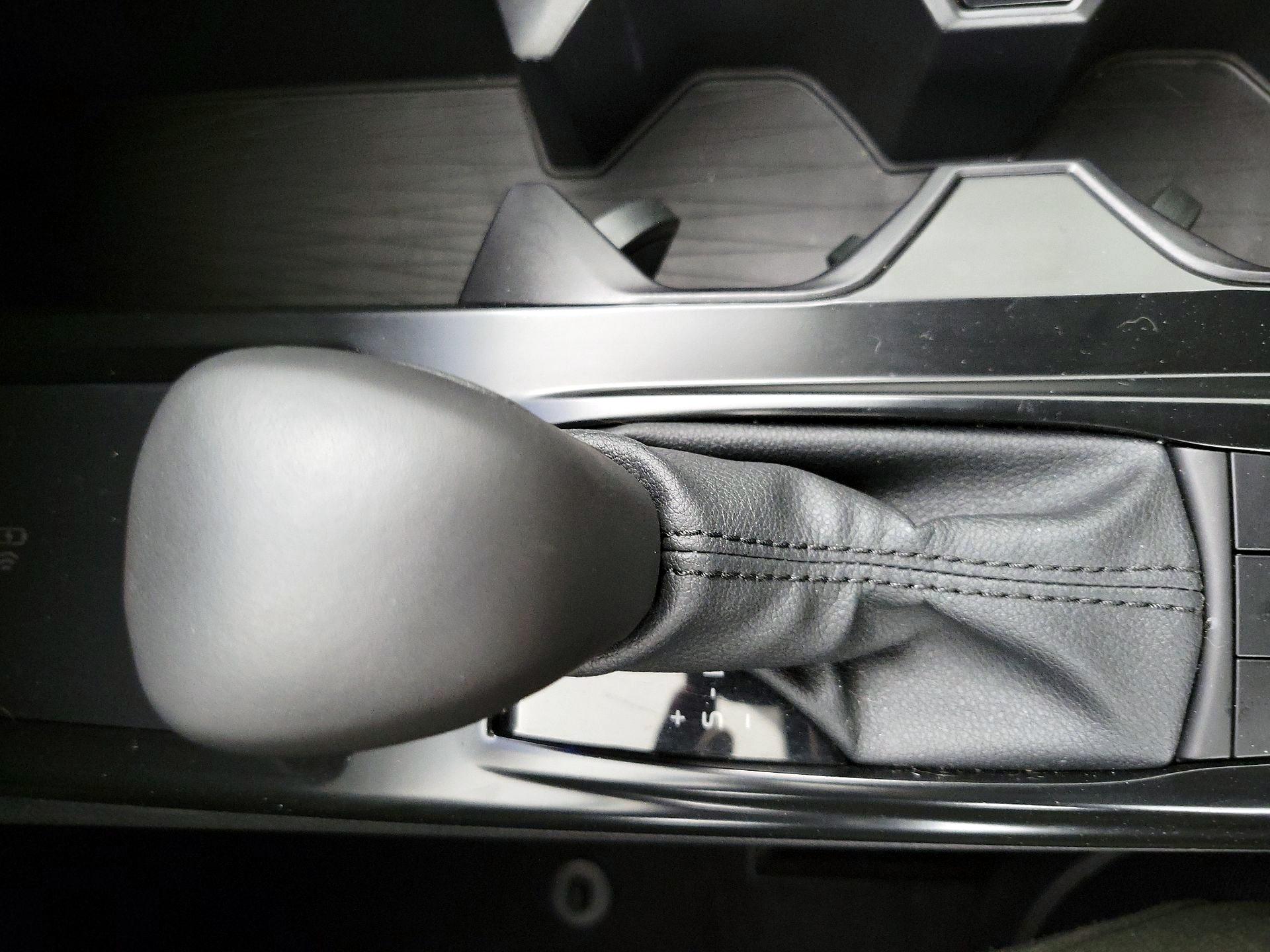 Thumbnail: 2025 Toyota Camry - 18