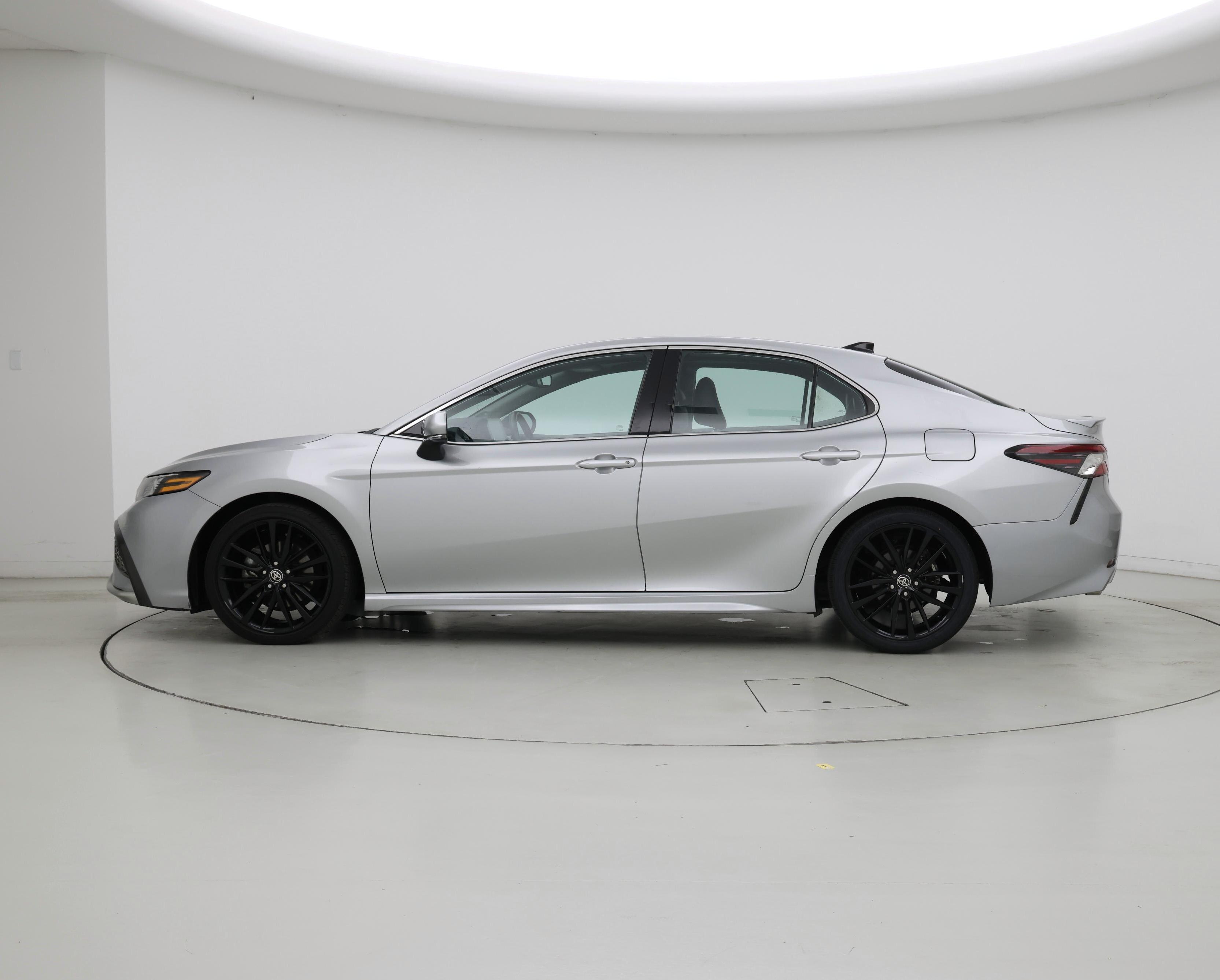 Thumbnail: 2021 Toyota Camry - 3