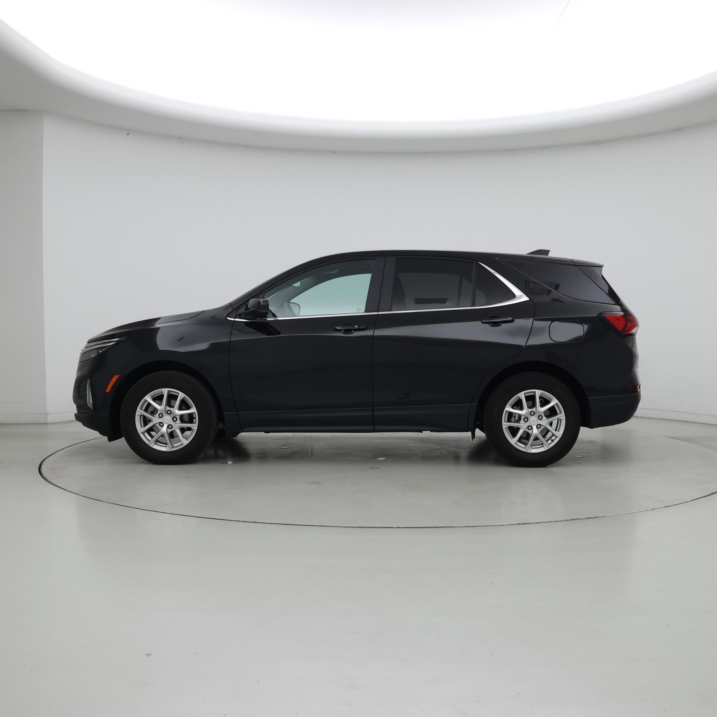 Thumbnail: 2024 Chevrolet Equinox - 3