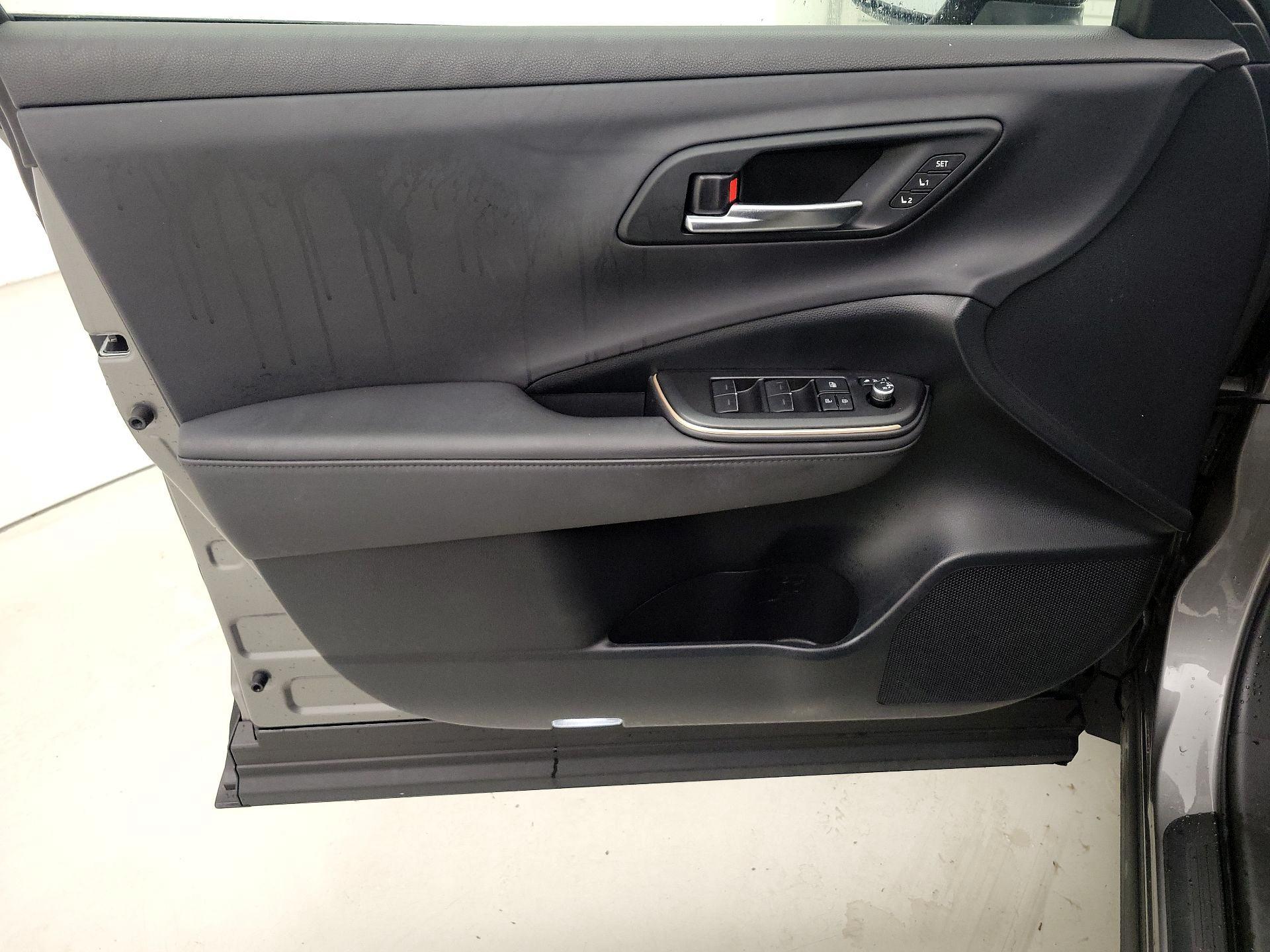 Thumbnail: 2023 Toyota Crown - 12