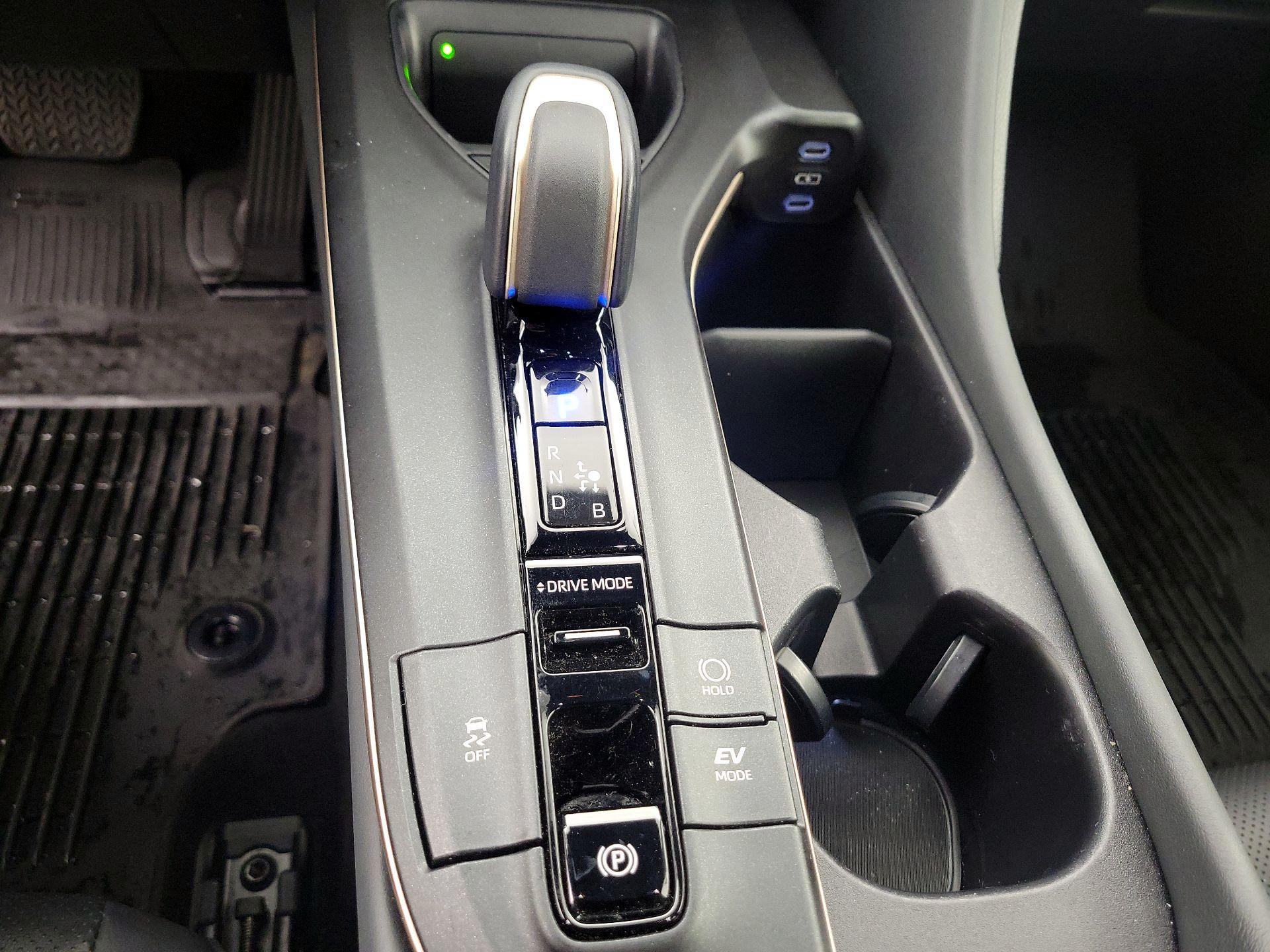 Thumbnail: 2023 Toyota Crown - 17