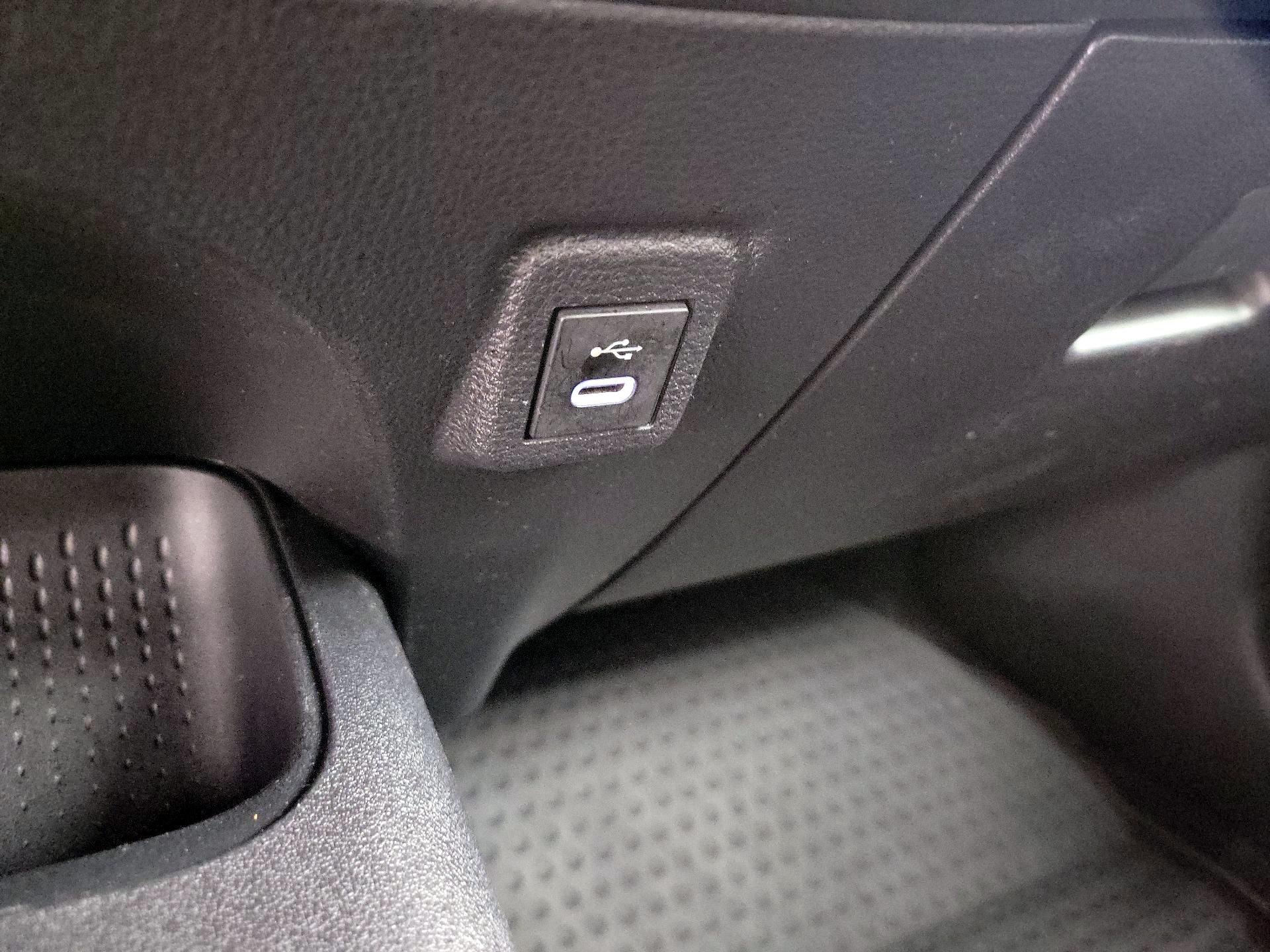 Thumbnail: 2025 Toyota Corolla - 18