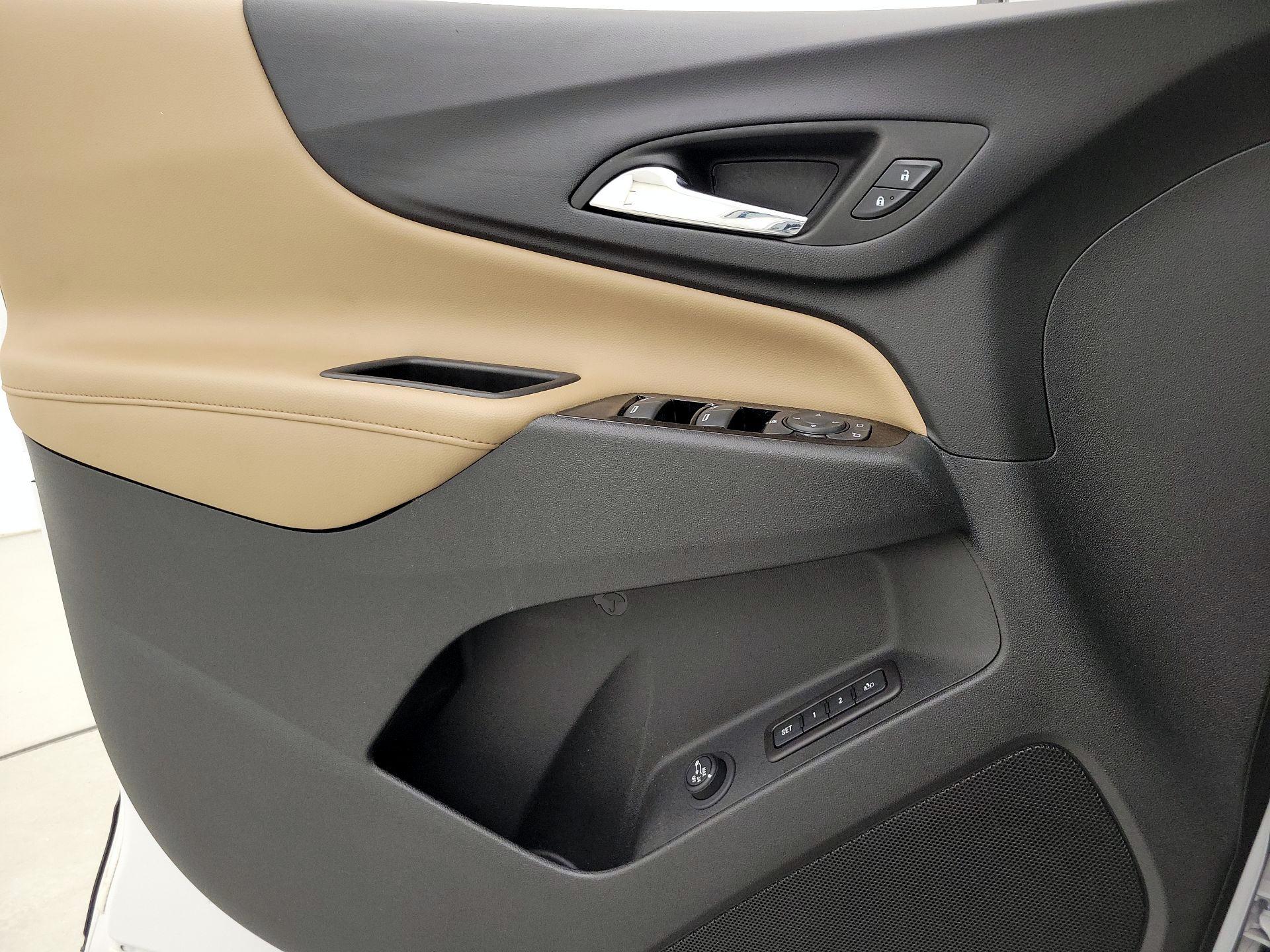 Thumbnail: 2022 Chevrolet Equinox - 12