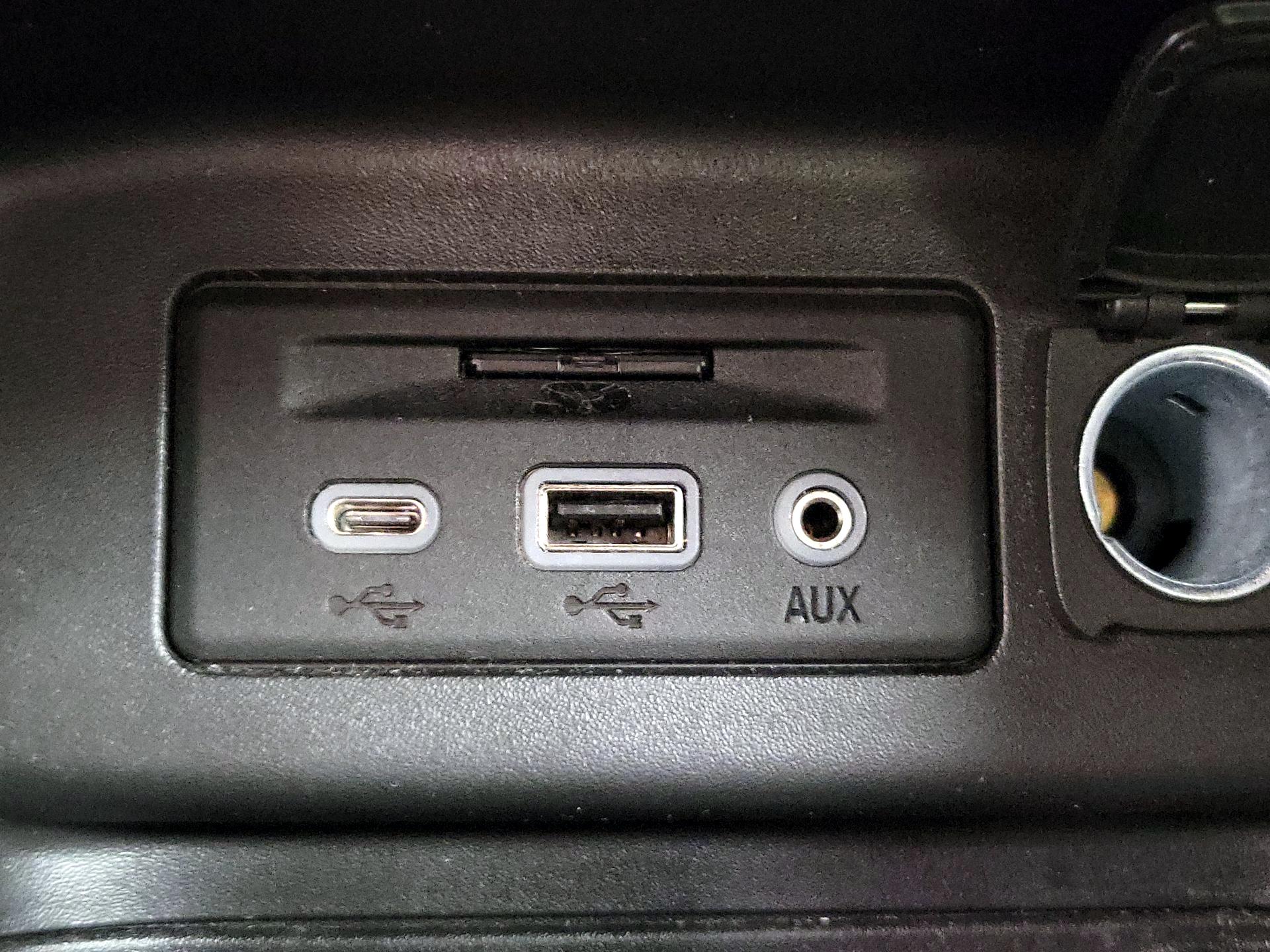 Thumbnail: 2022 Chevrolet Equinox - 18