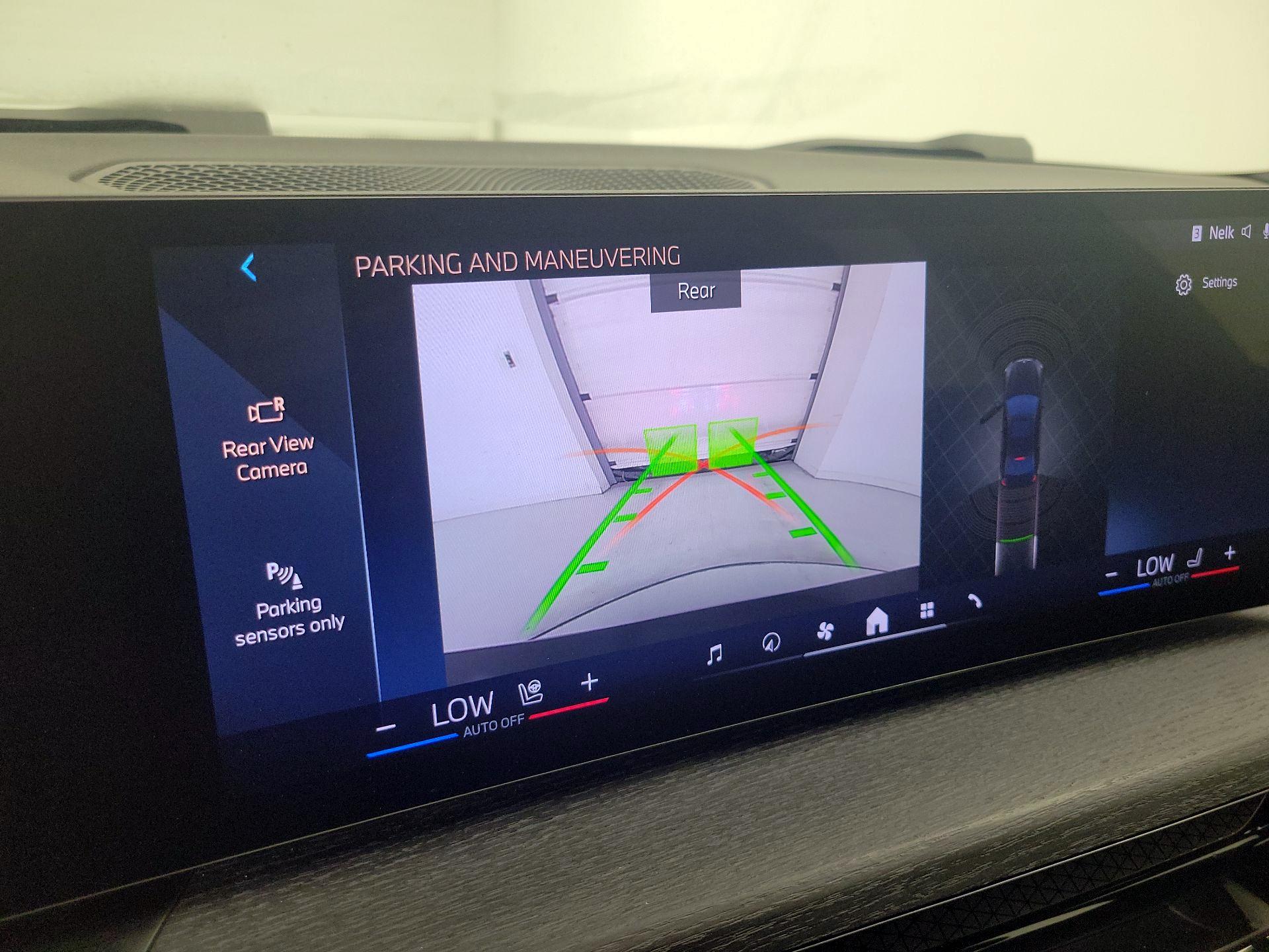 Thumbnail: 2025 BMW 3 Series - 15