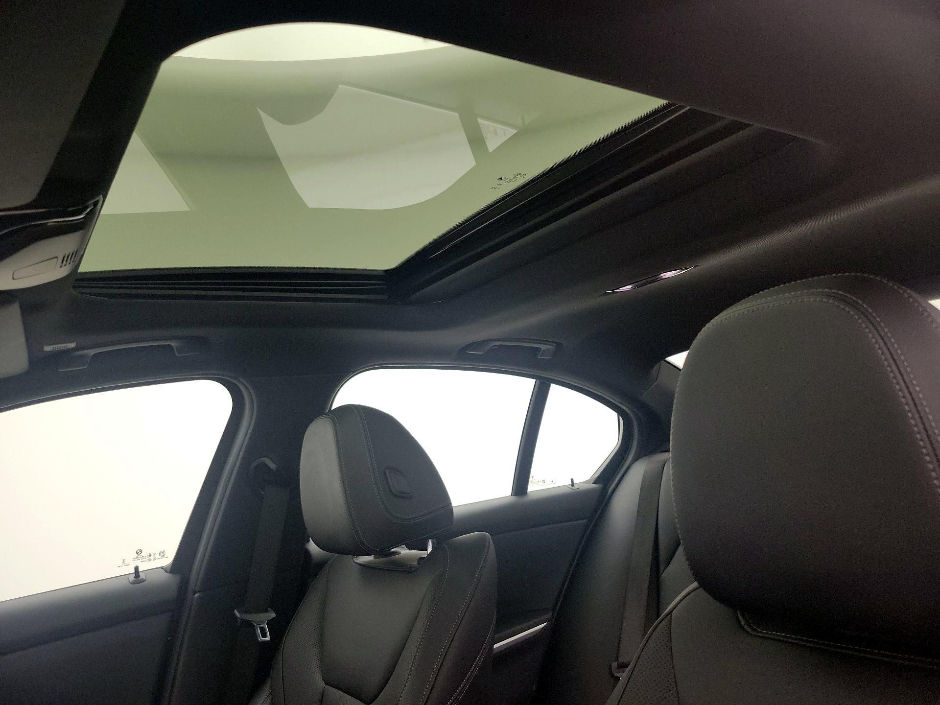 Thumbnail: 2025 BMW 3 Series - 20