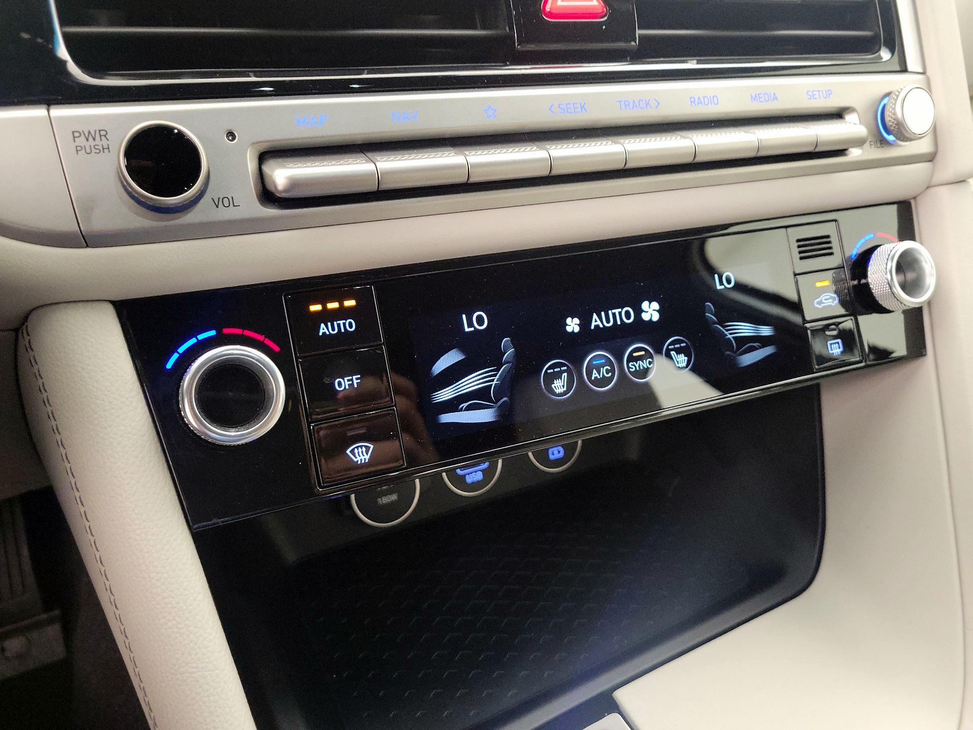 Thumbnail: 2025 Genesis G70 - 17