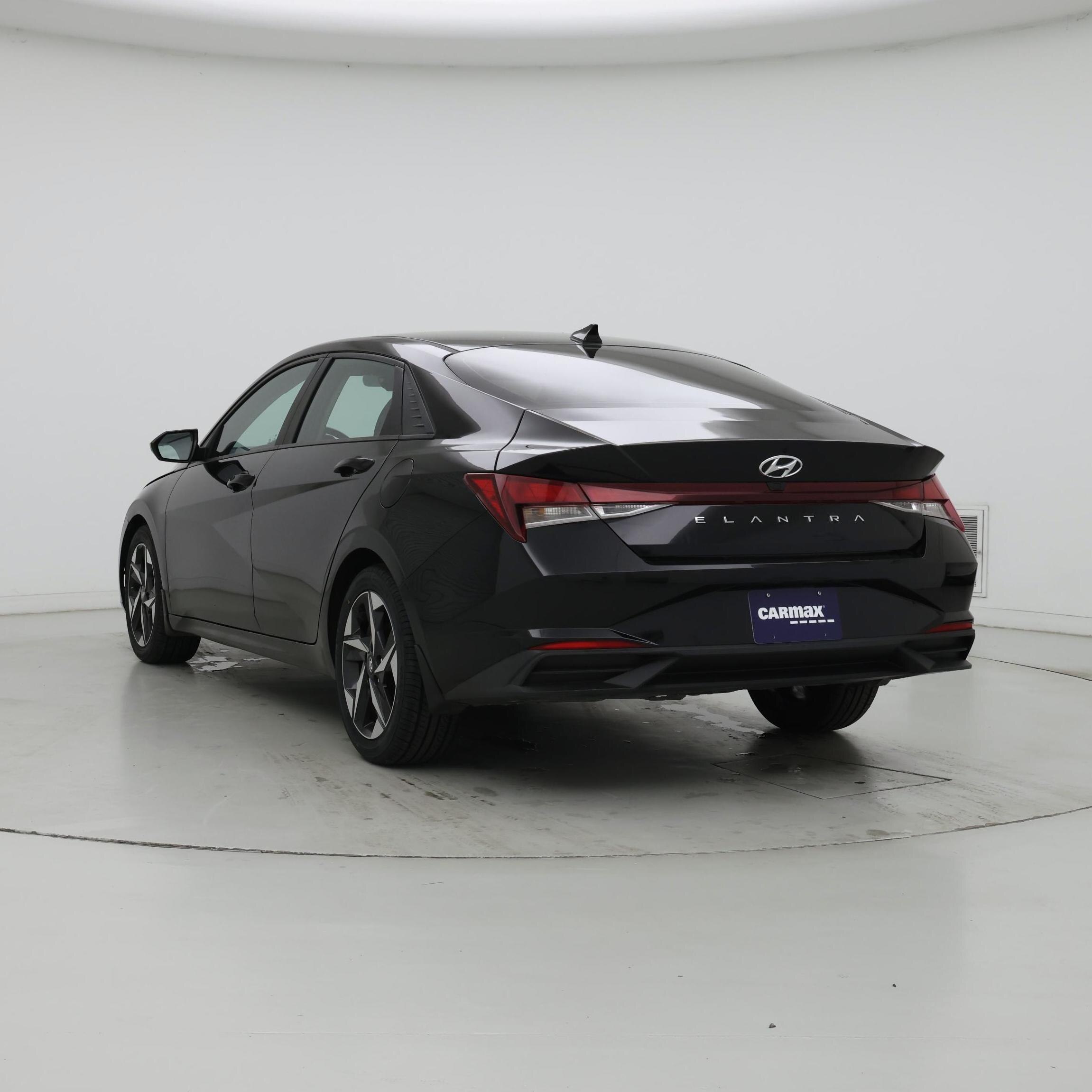 Thumbnail: 2023 Hyundai Elantra - 2