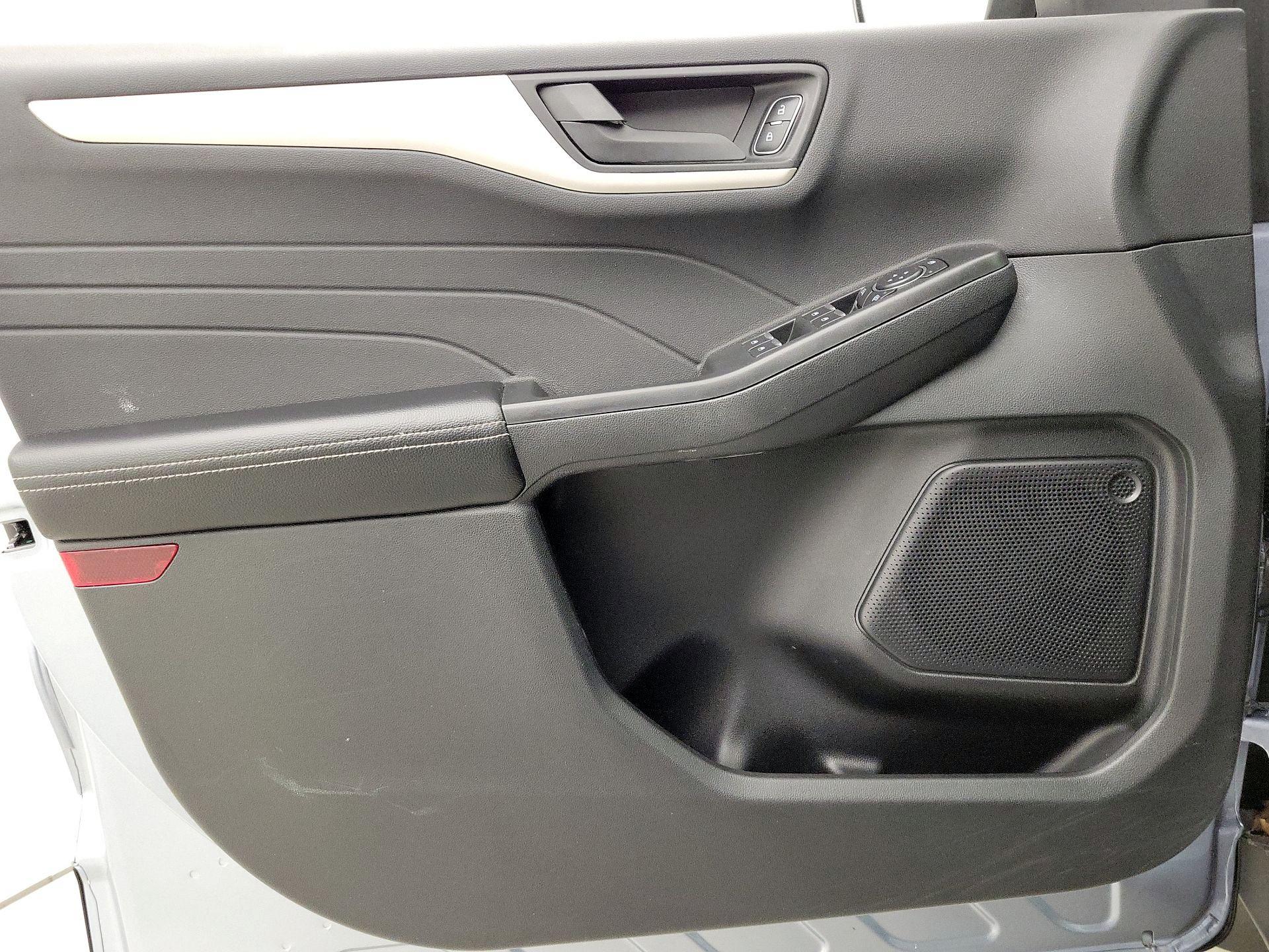 Thumbnail: 2022 Ford Escape - 12