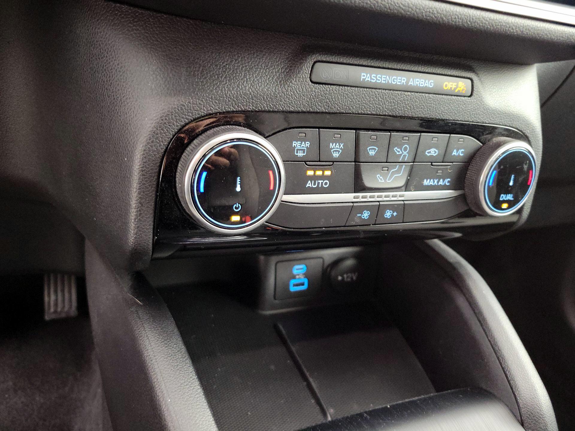 Thumbnail: 2022 Ford Escape - 17