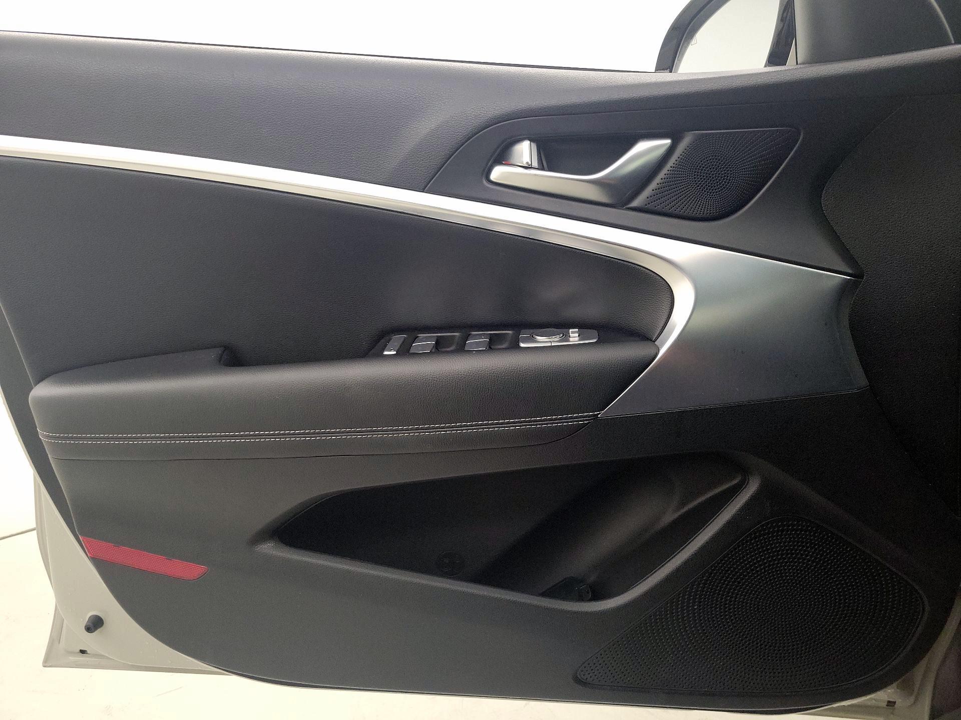 Thumbnail: 2025 Genesis G70 - 12