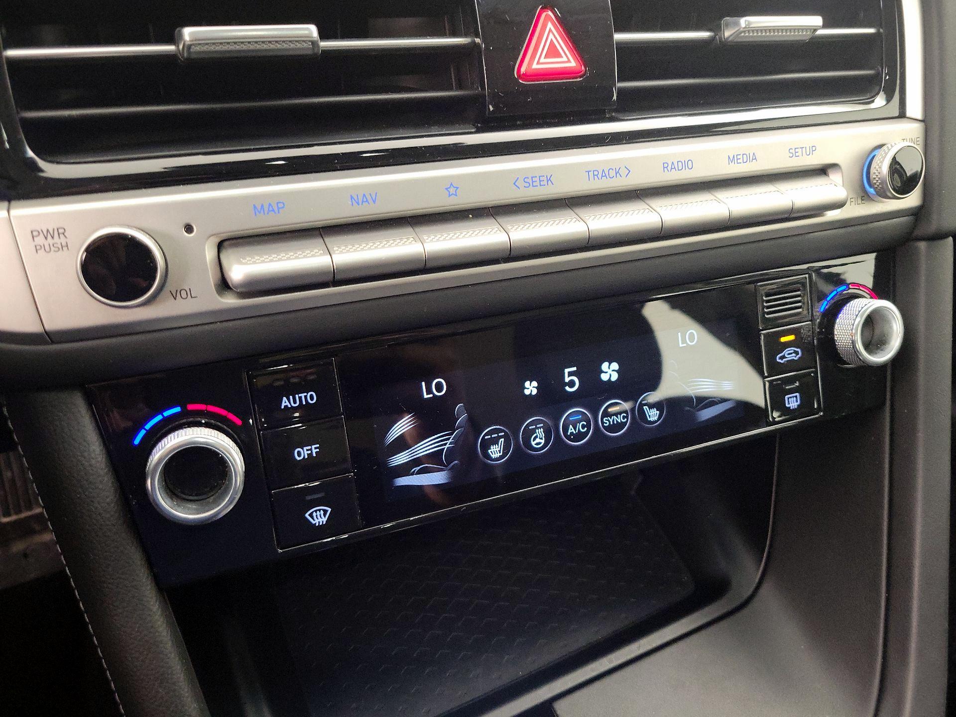 Thumbnail: 2025 Genesis G70 - 17