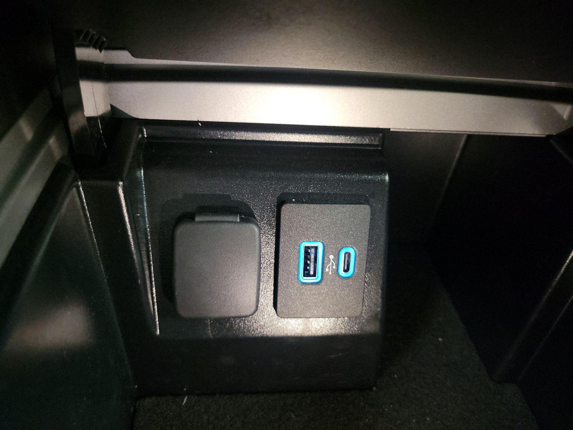 Thumbnail: 2024 Ford Explorer - 18