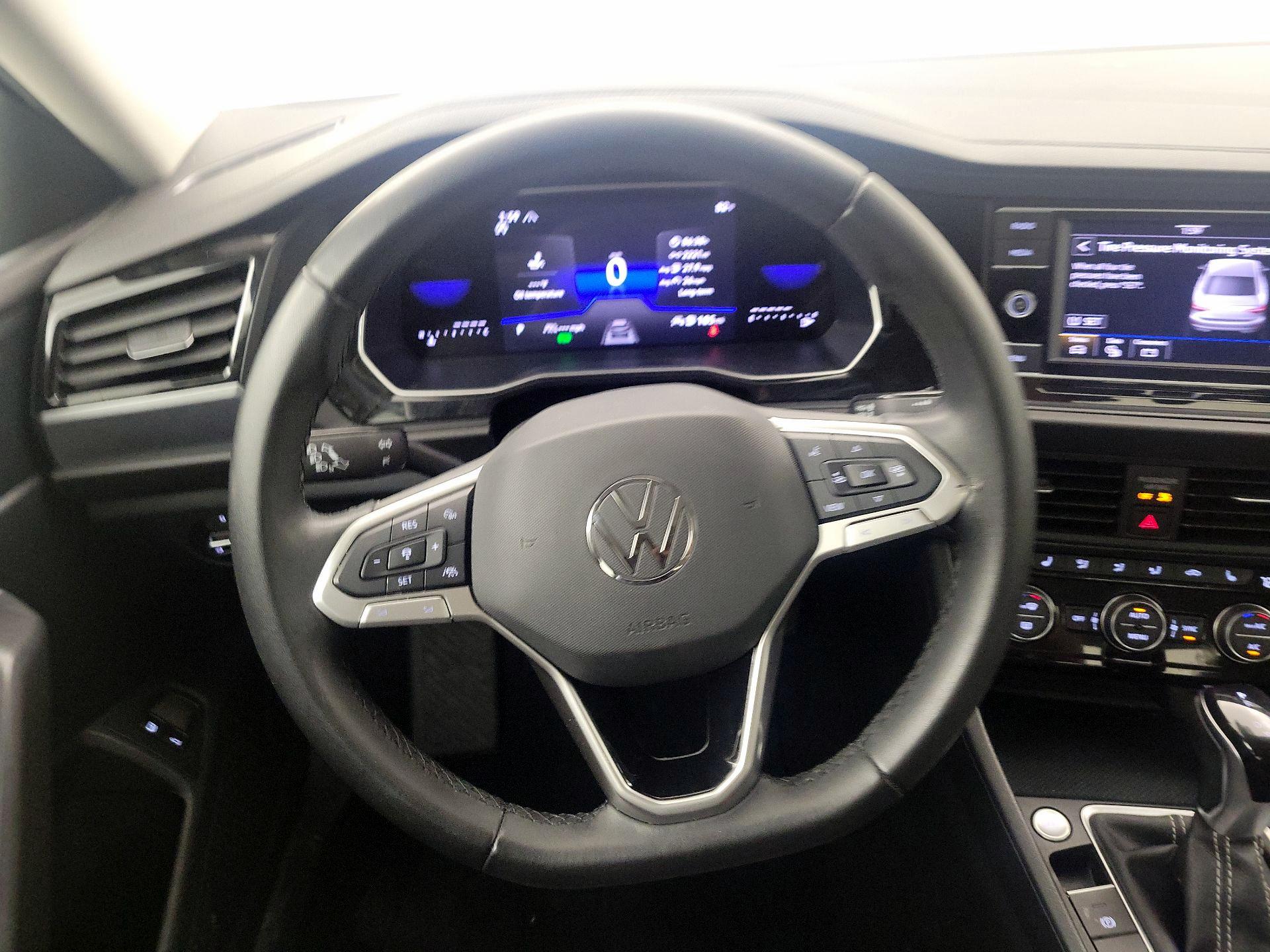 Thumbnail: 2024 Volkswagen Jetta - 10