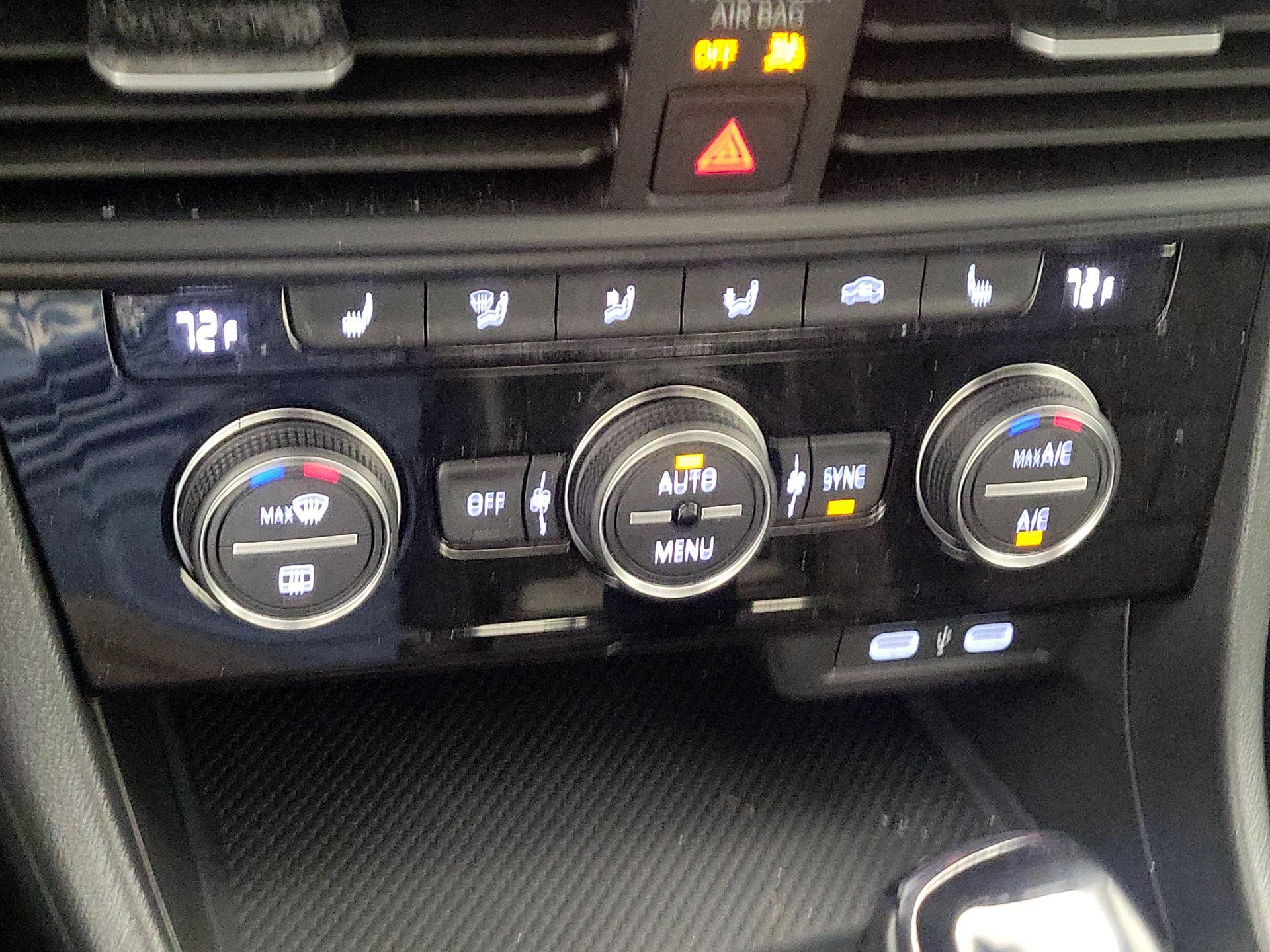 Thumbnail: 2024 Volkswagen Jetta - 16