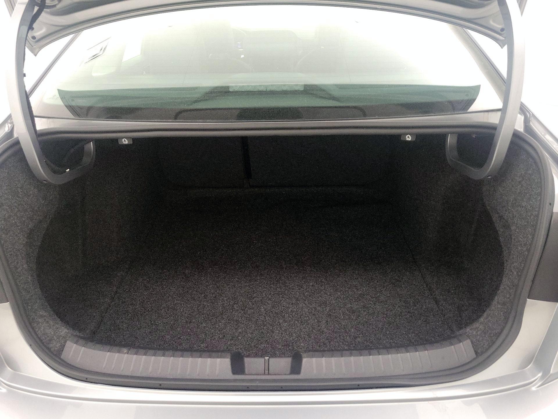 Thumbnail: 2024 Volkswagen Jetta - 20