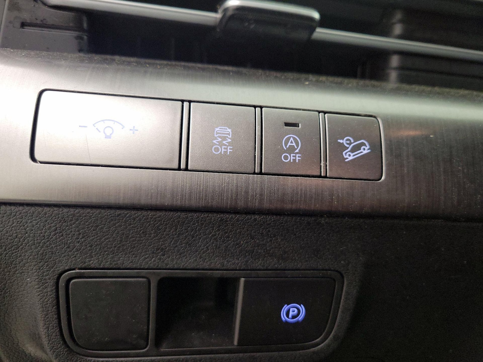 2025 Hyundai Kona SE - Photo 14