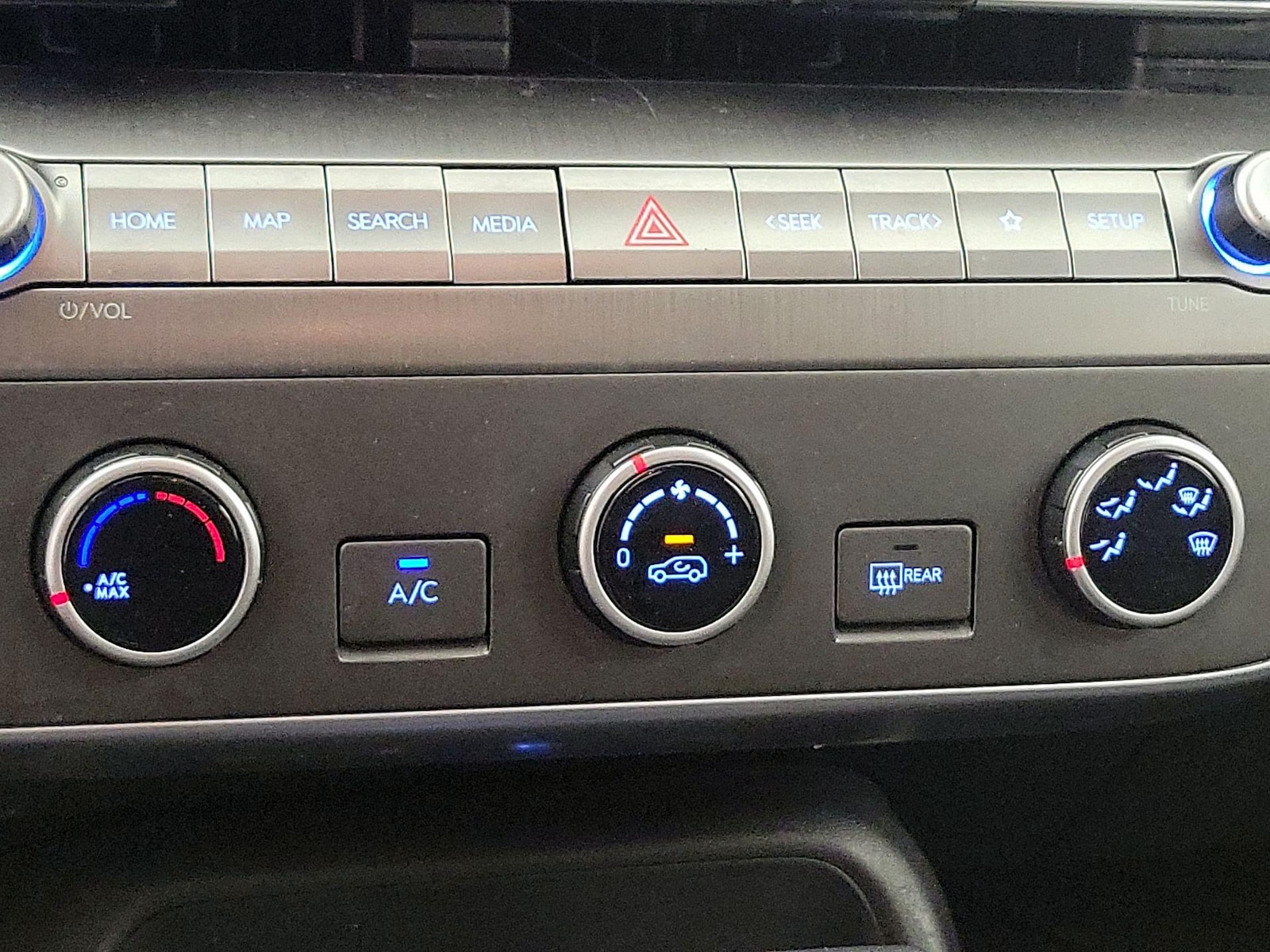 2025 Hyundai Kona SE - Photo 17