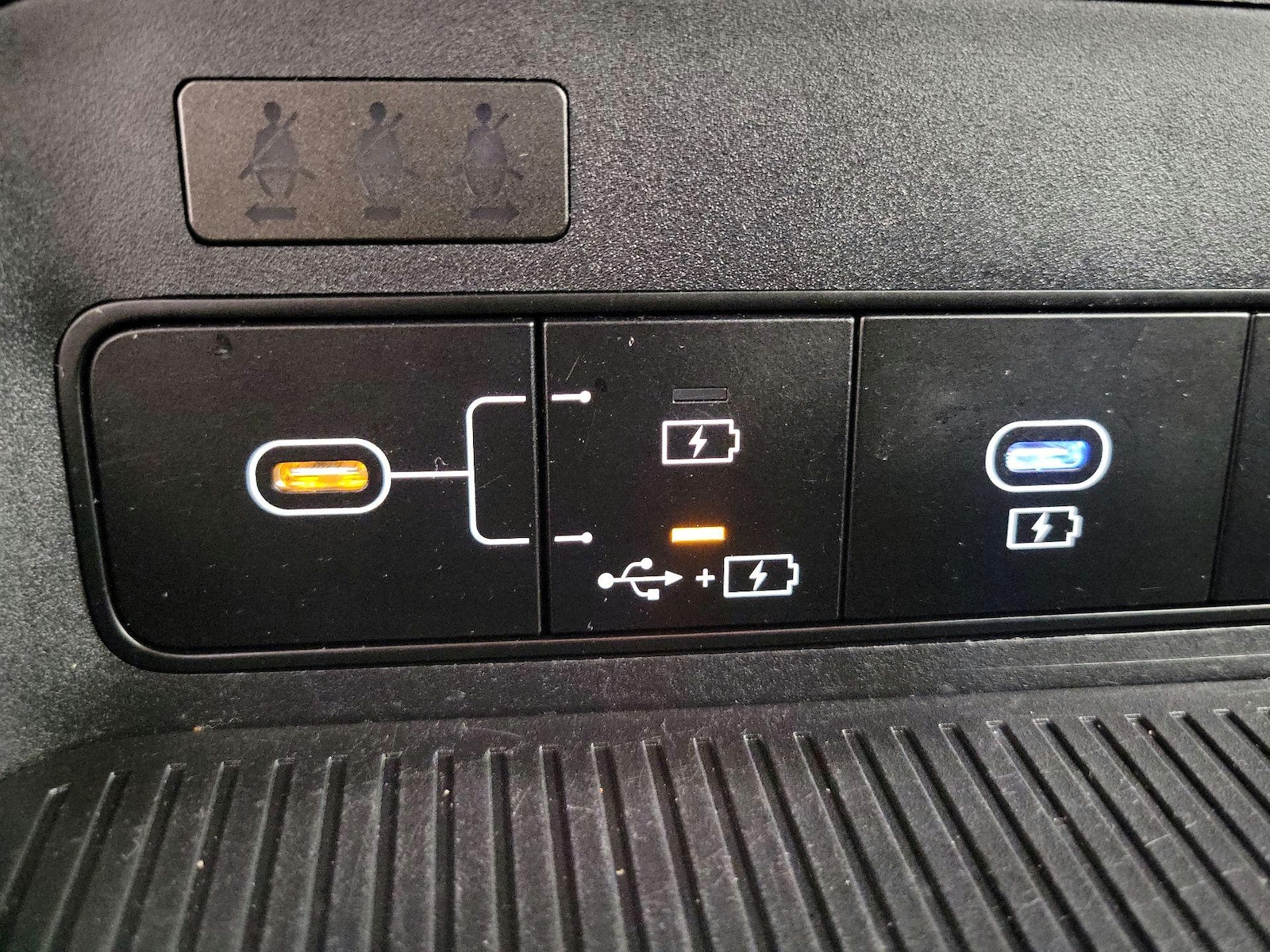 2025 Hyundai Kona SE - Photo 19