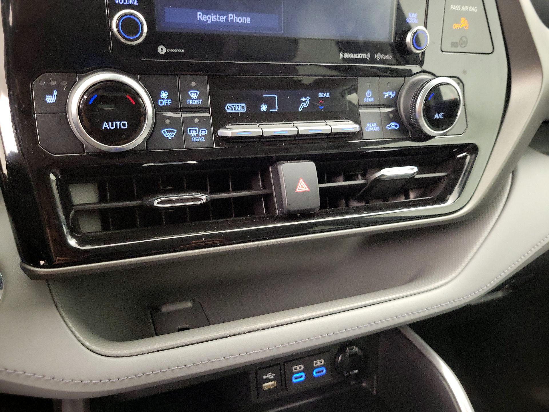 Thumbnail: 2022 Toyota Highlander - 16