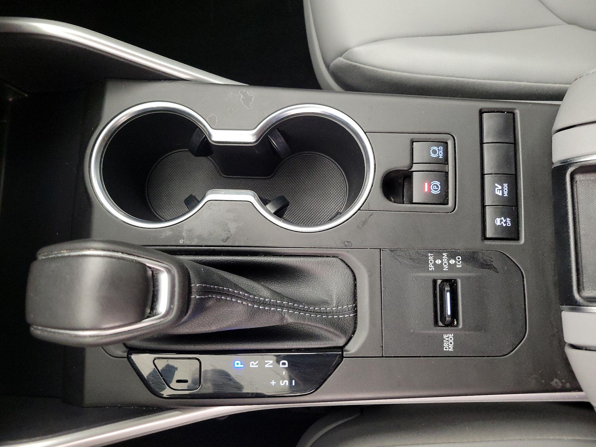 Thumbnail: 2022 Toyota Highlander - 17