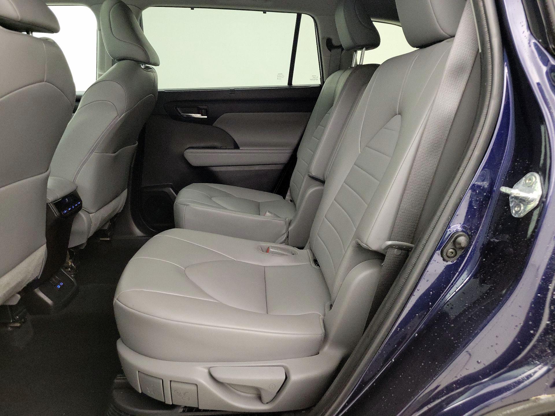 Thumbnail: 2022 Toyota Highlander - 20