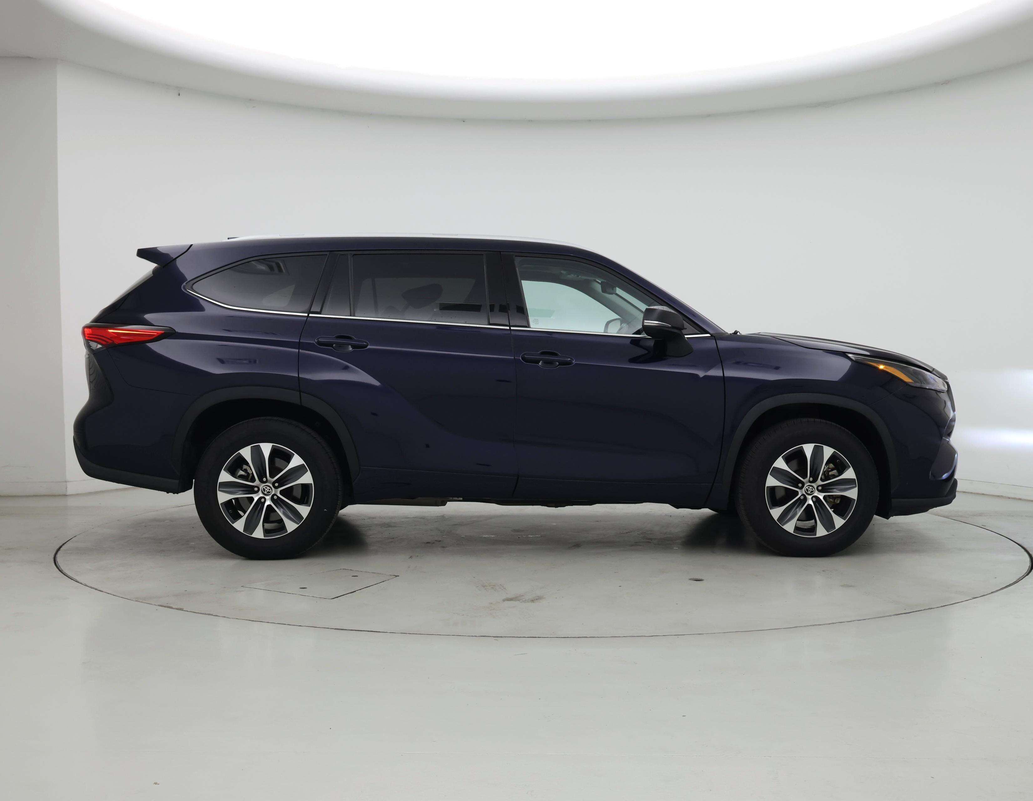 Thumbnail: 2022 Toyota Highlander - 7