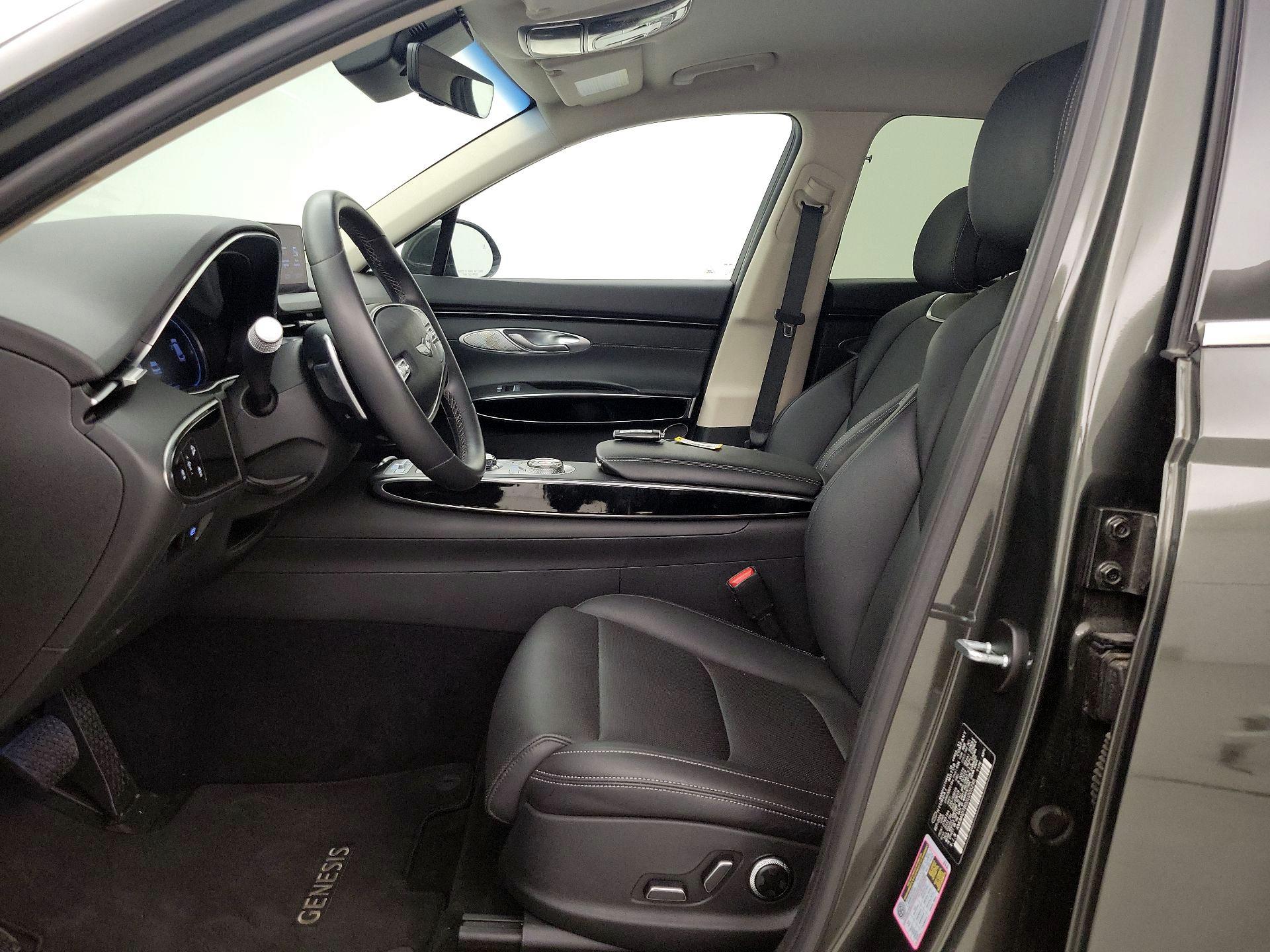 Thumbnail: 2025 Genesis GV70 - 11