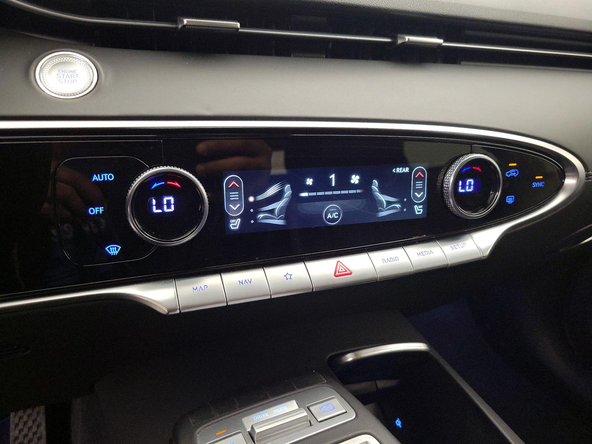 Thumbnail: 2025 Genesis GV70 - 17