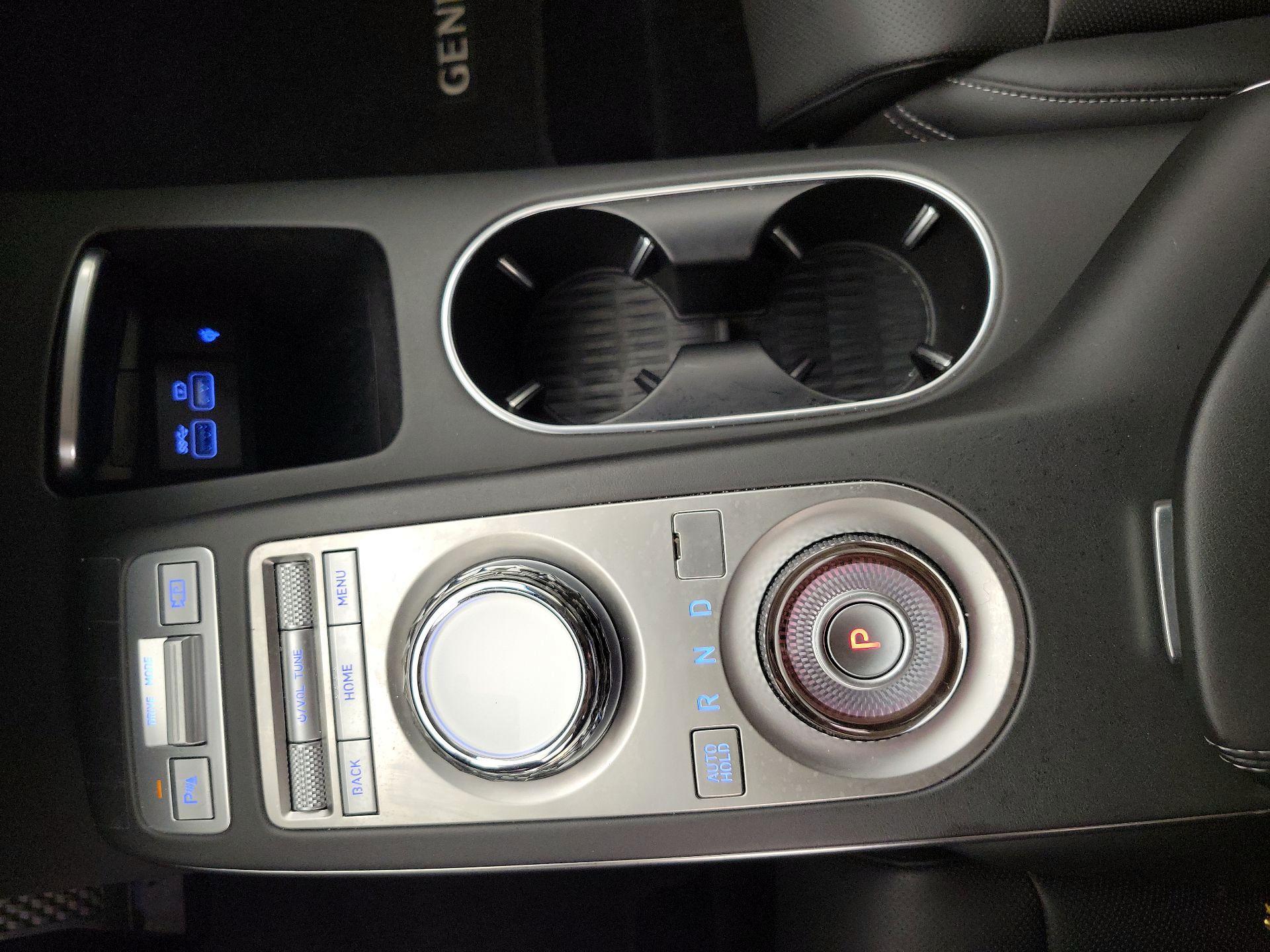 Thumbnail: 2025 Genesis GV70 - 18