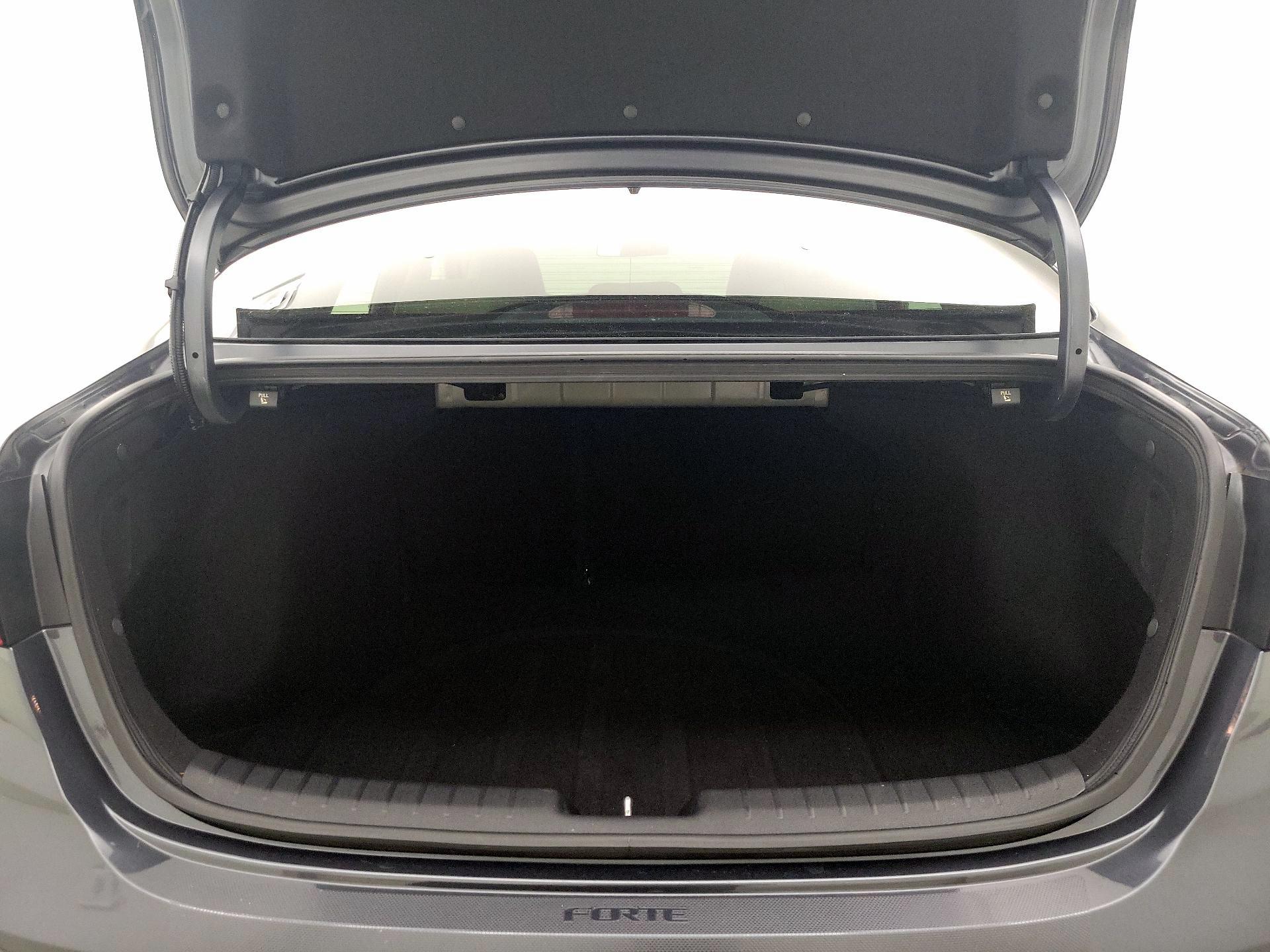 Thumbnail: 2022 Kia Forte - 20