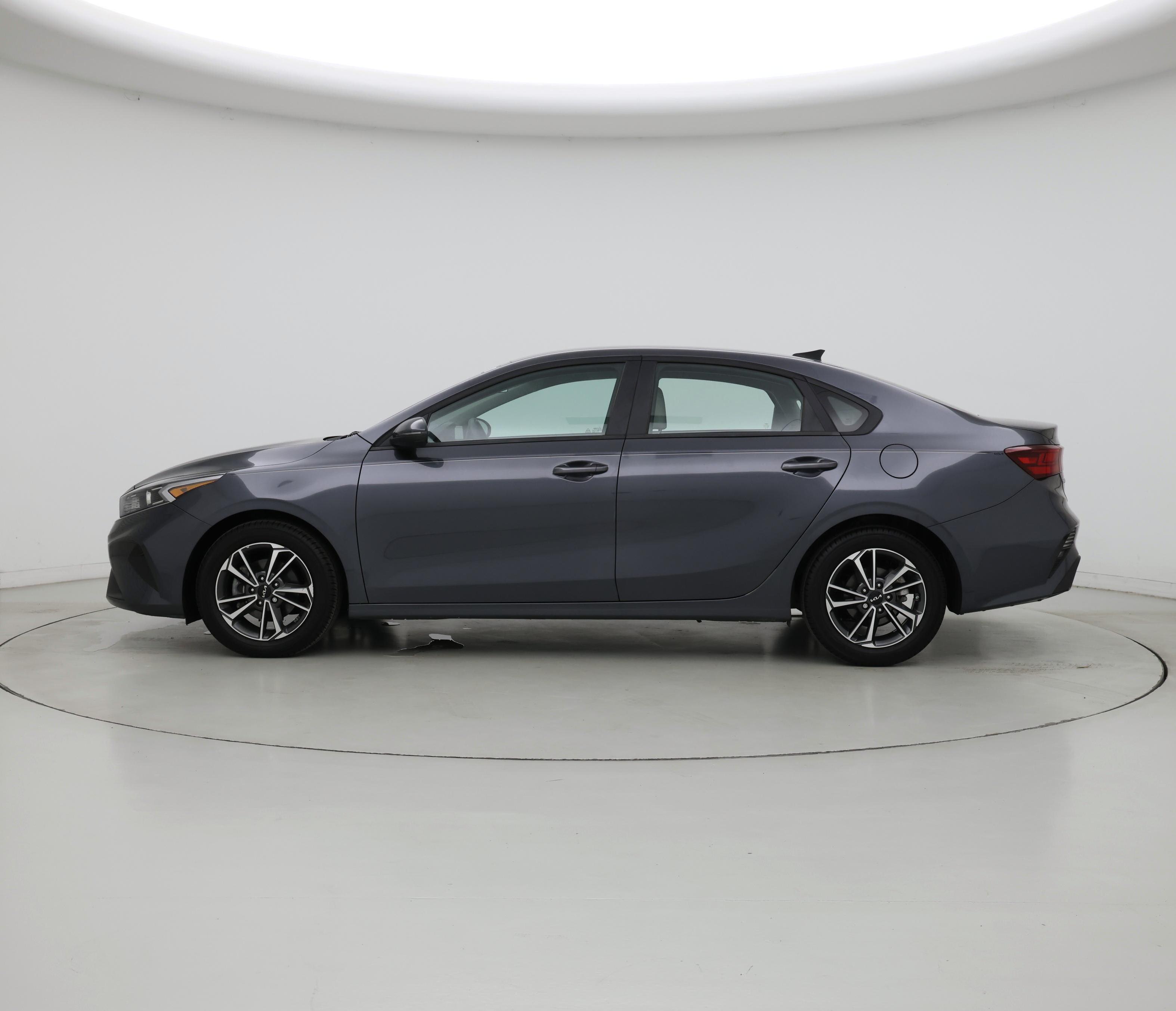 Thumbnail: 2022 Kia Forte - 3