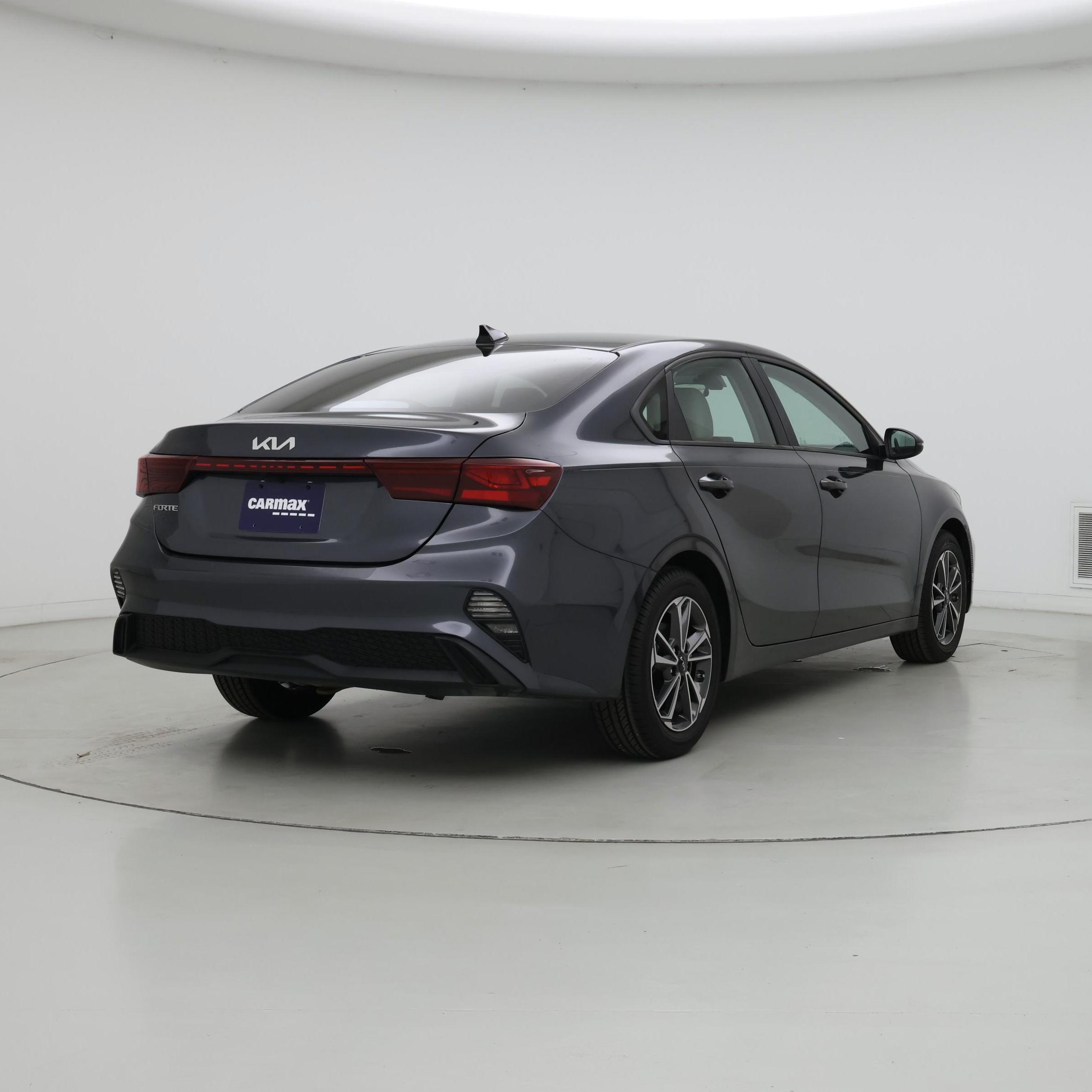 Thumbnail: 2022 Kia Forte - 8