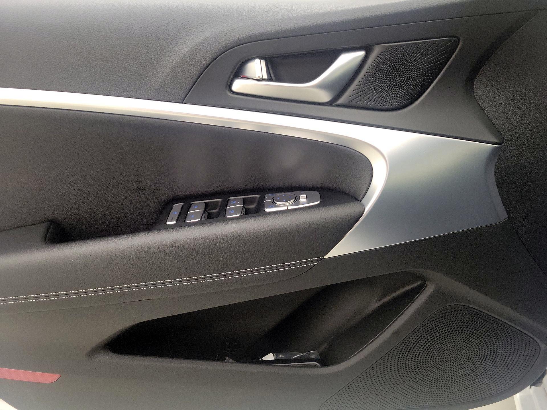 Thumbnail: 2025 Genesis G70 - 12