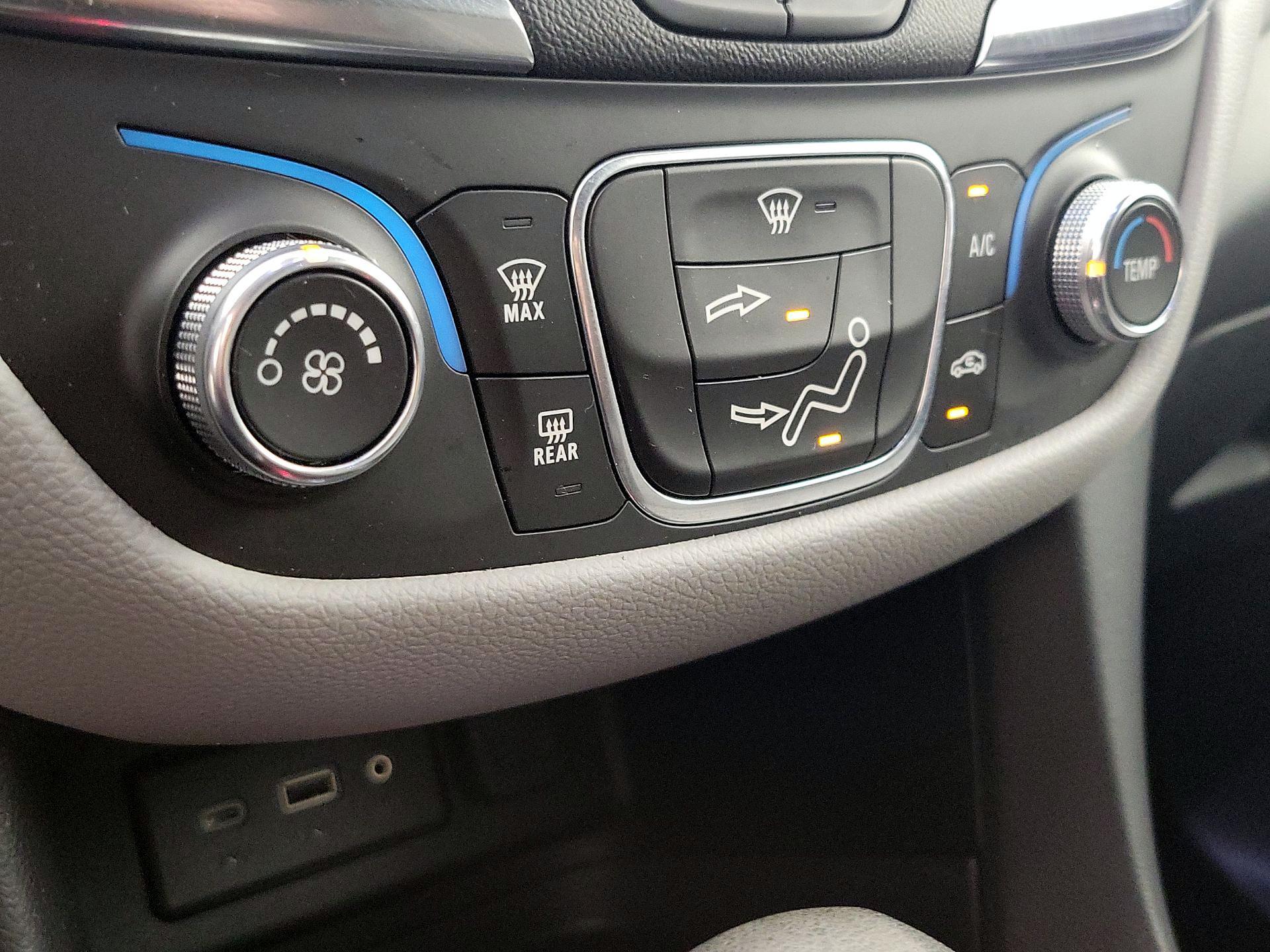 Thumbnail: 2022 Chevrolet Equinox - 16