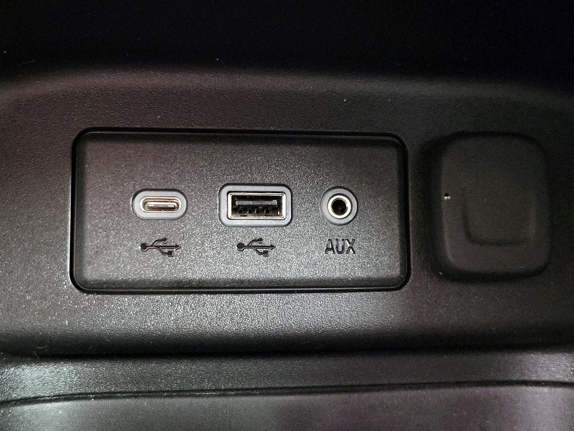 Thumbnail: 2022 Chevrolet Equinox - 18