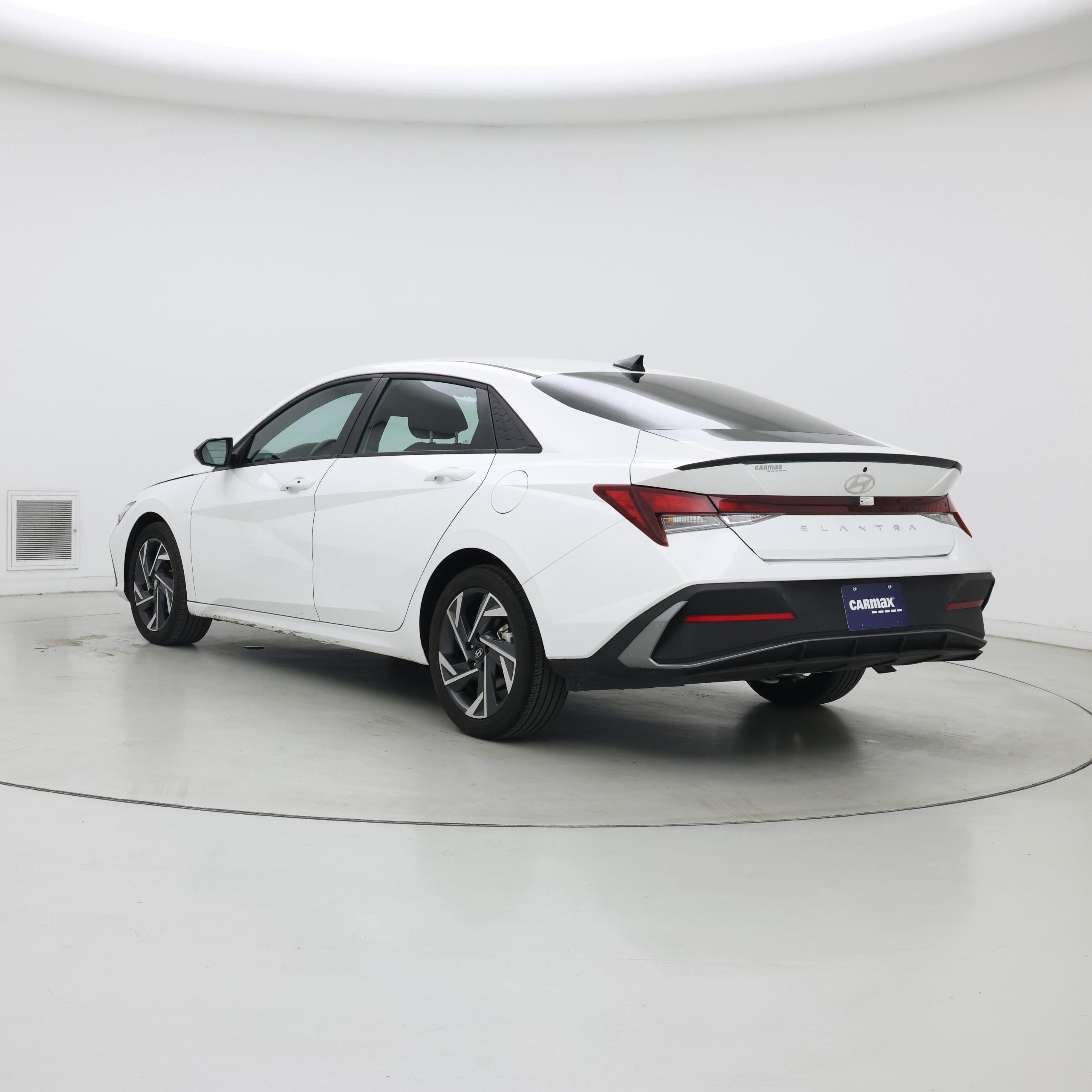 Thumbnail: 2025 Hyundai Elantra - 2