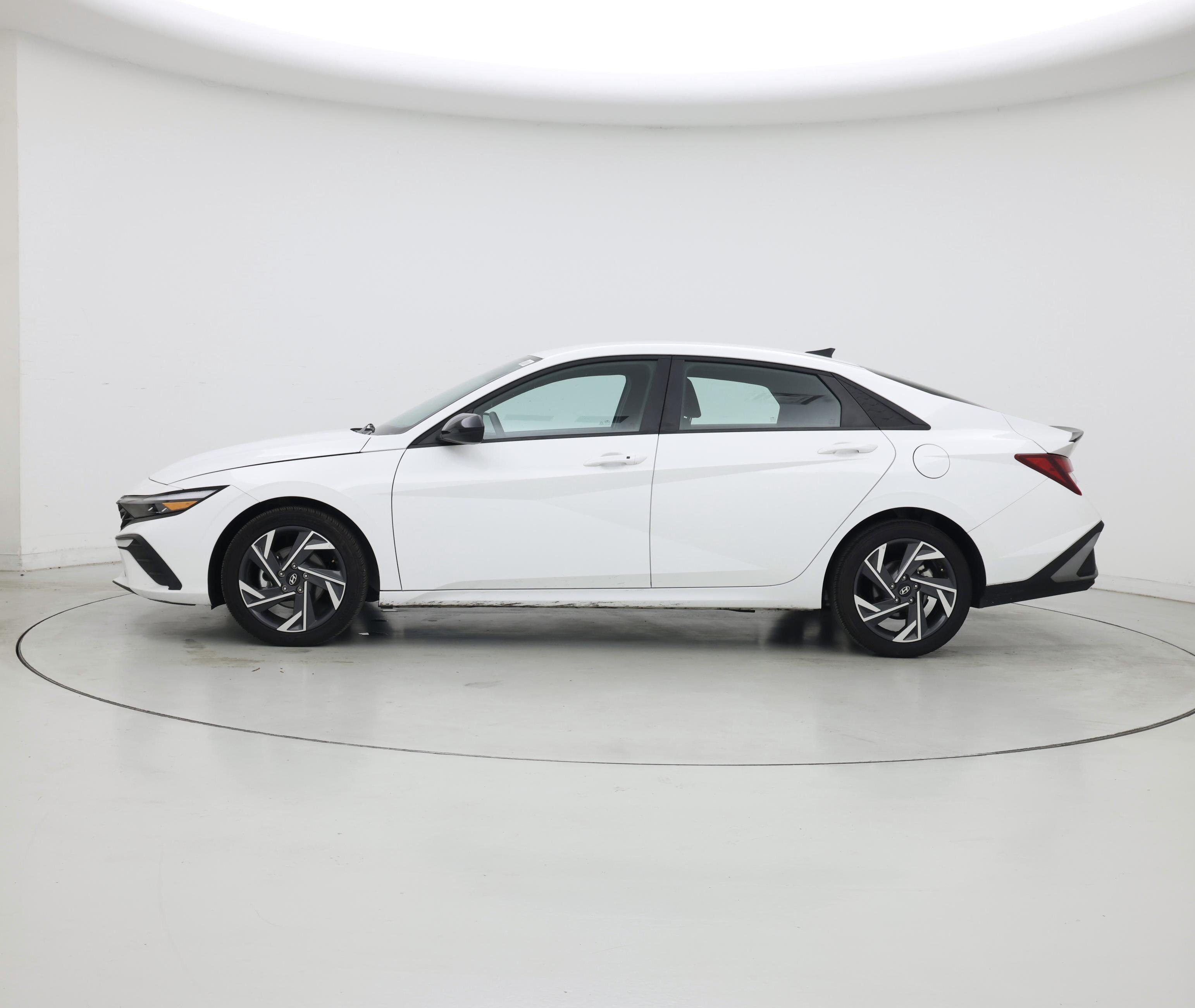 Thumbnail: 2025 Hyundai Elantra - 3