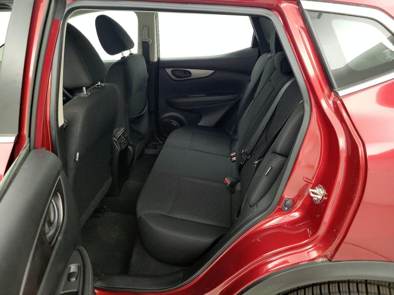 2021 Nissan Rogue Sport S - Photo 20