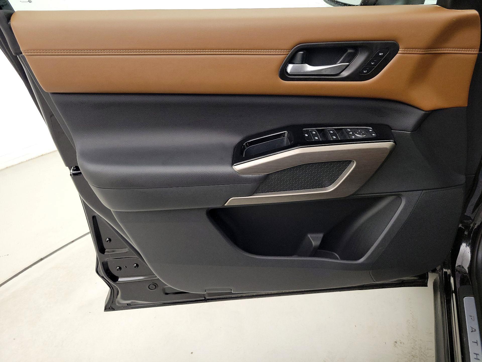 Thumbnail: 2025 Nissan Pathfinder - 12