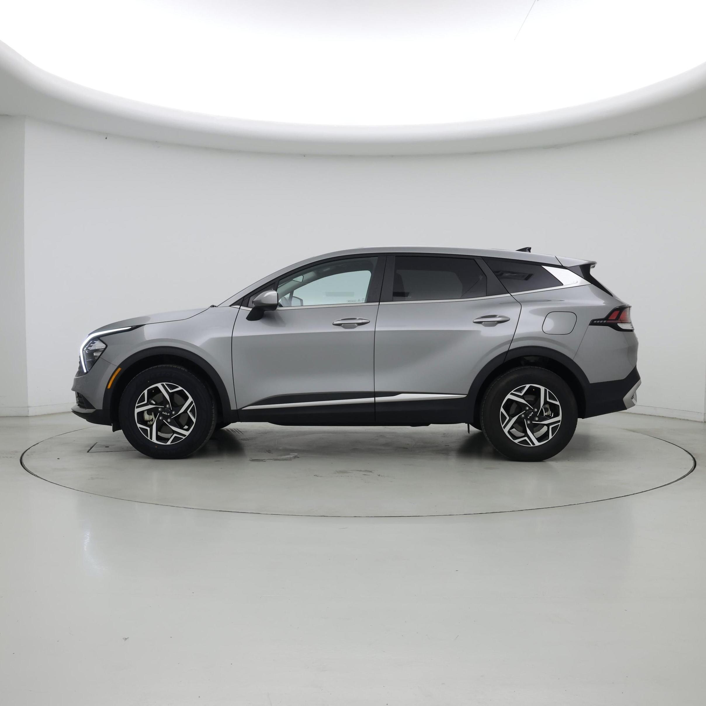 Thumbnail: 2023 Kia Sportage - 3